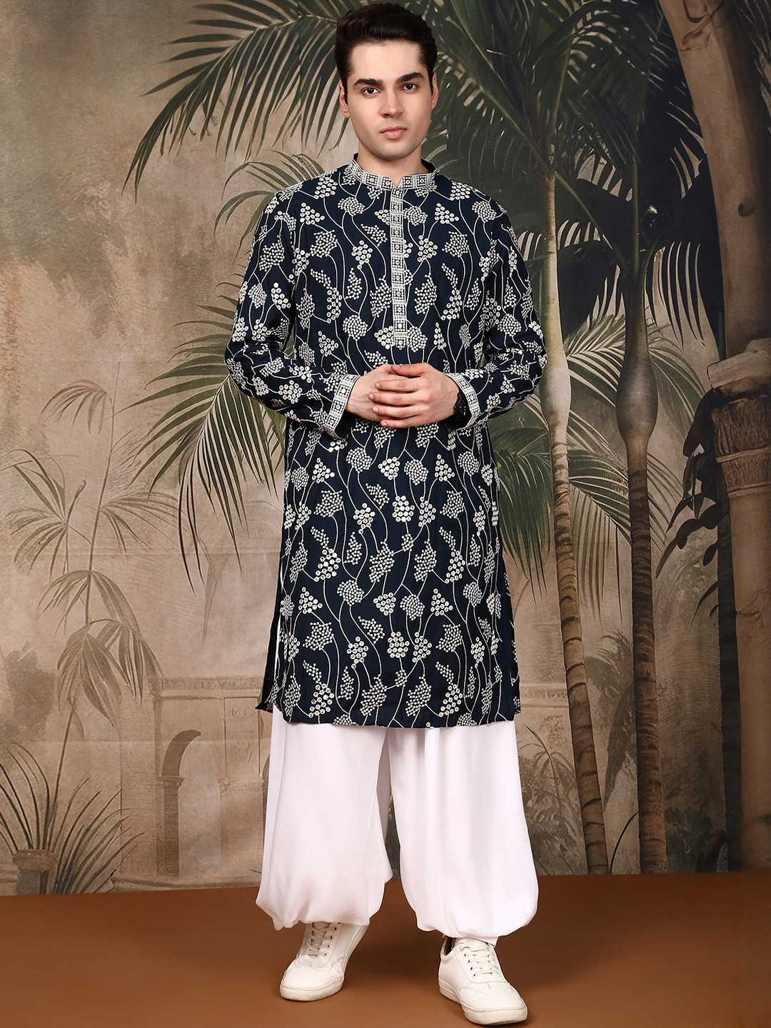 Sangria Men Classic Sequinned Mandarin Collar Kurta