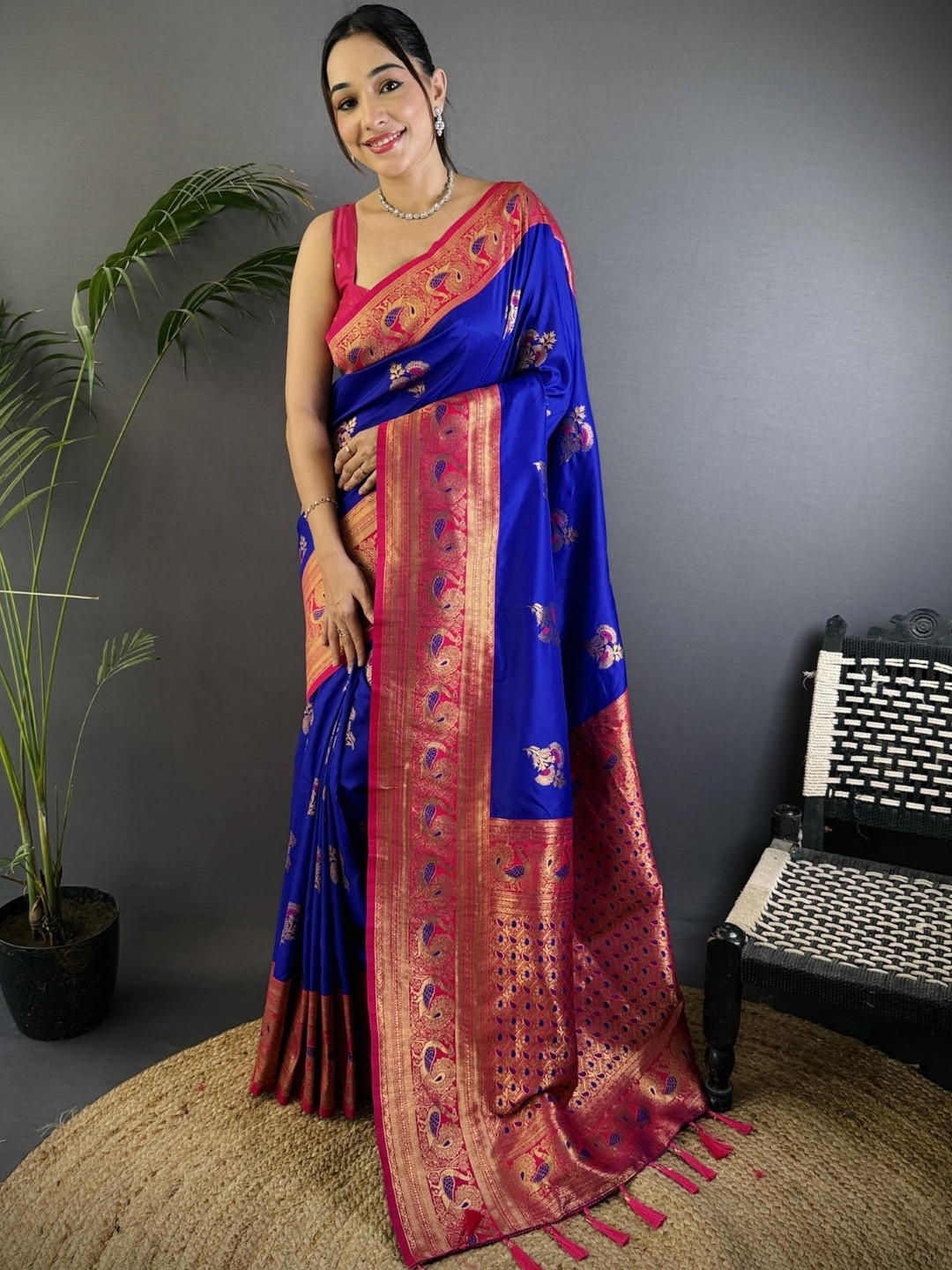 Blue Banarasi Silk Zari Meenakari Weaving Saree With Contrast Blouse Piece