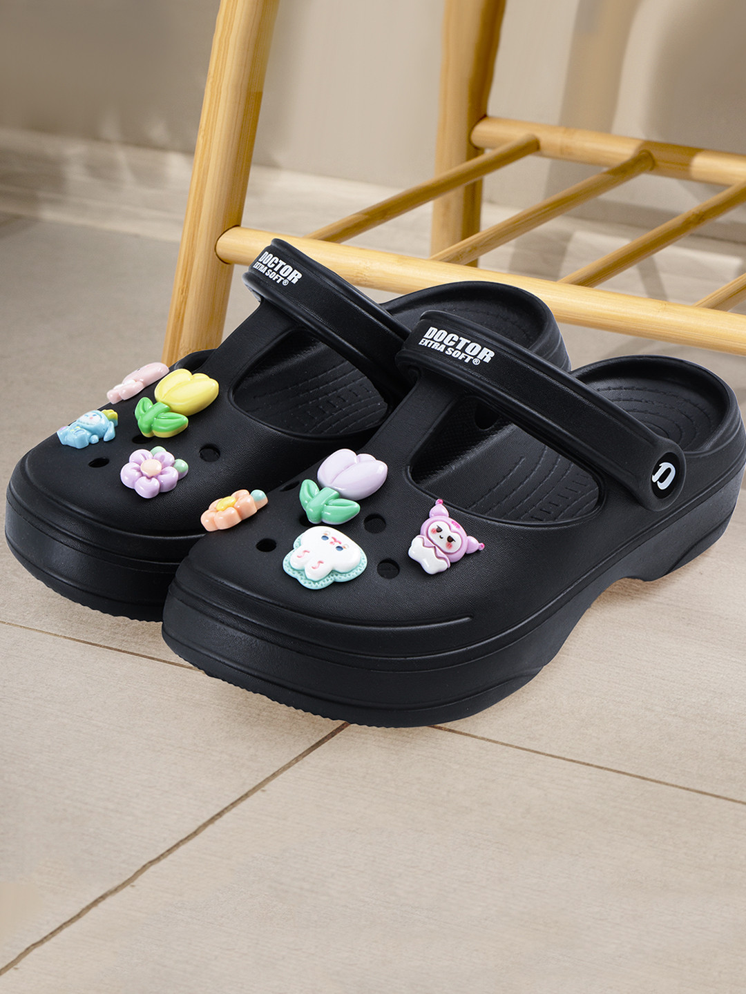 DOCTOR EXTRA SOFT Women Croslite Self Design Clogs