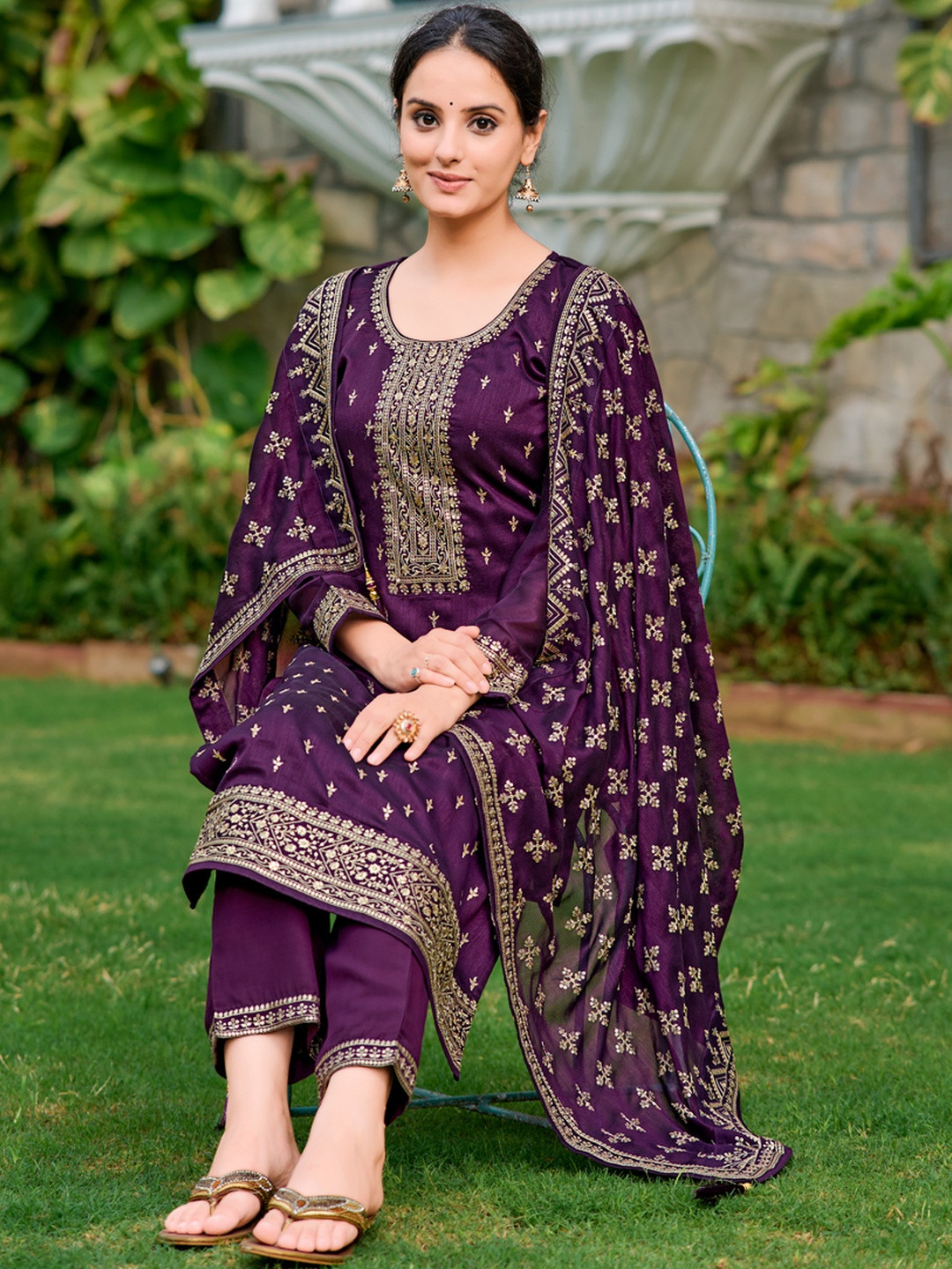 Embroidered kurta with pant & Embroidered Dupatta