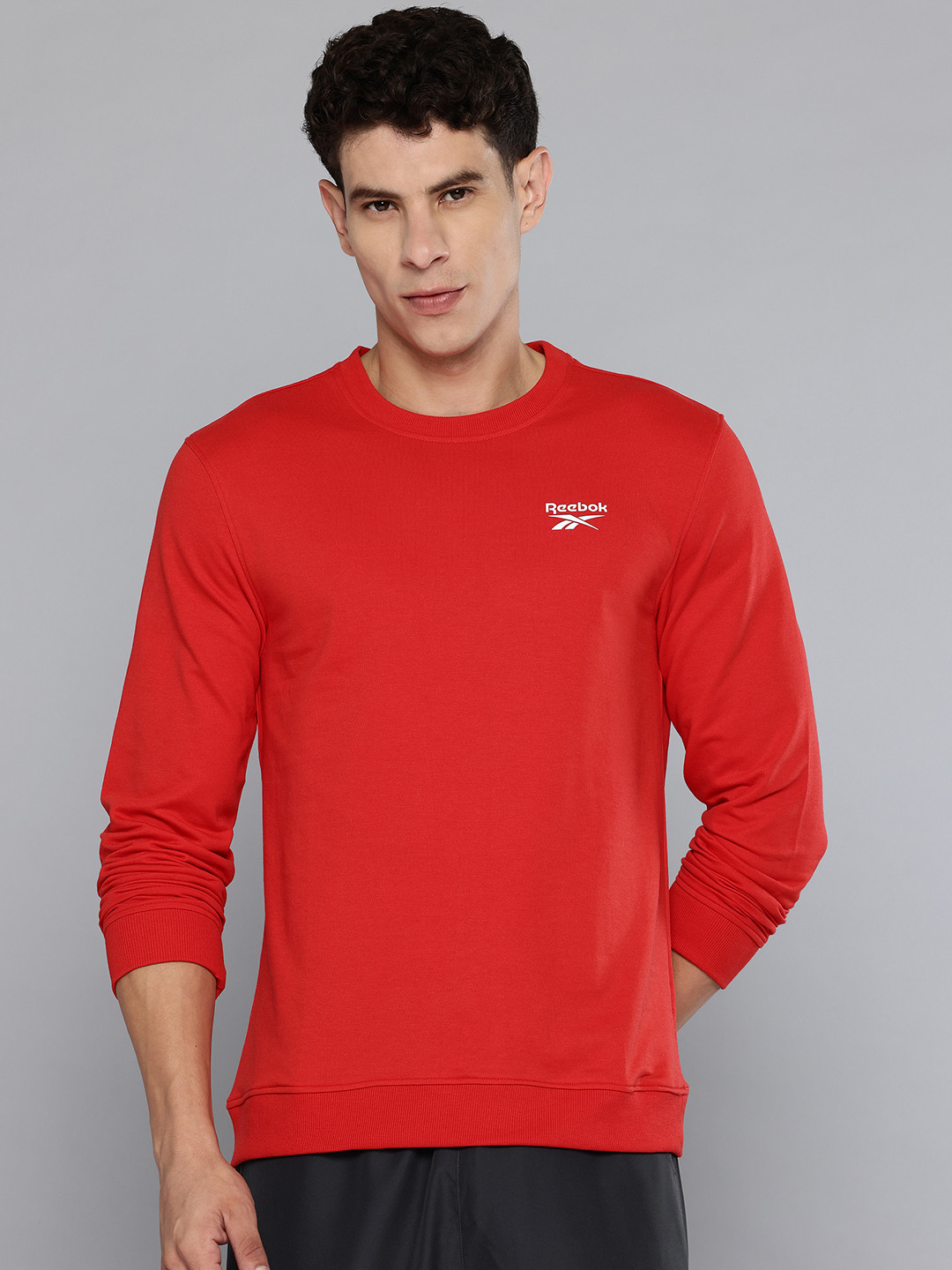 Reebok Brand Logo Detail Round Neck Basic LS Sweatshirt