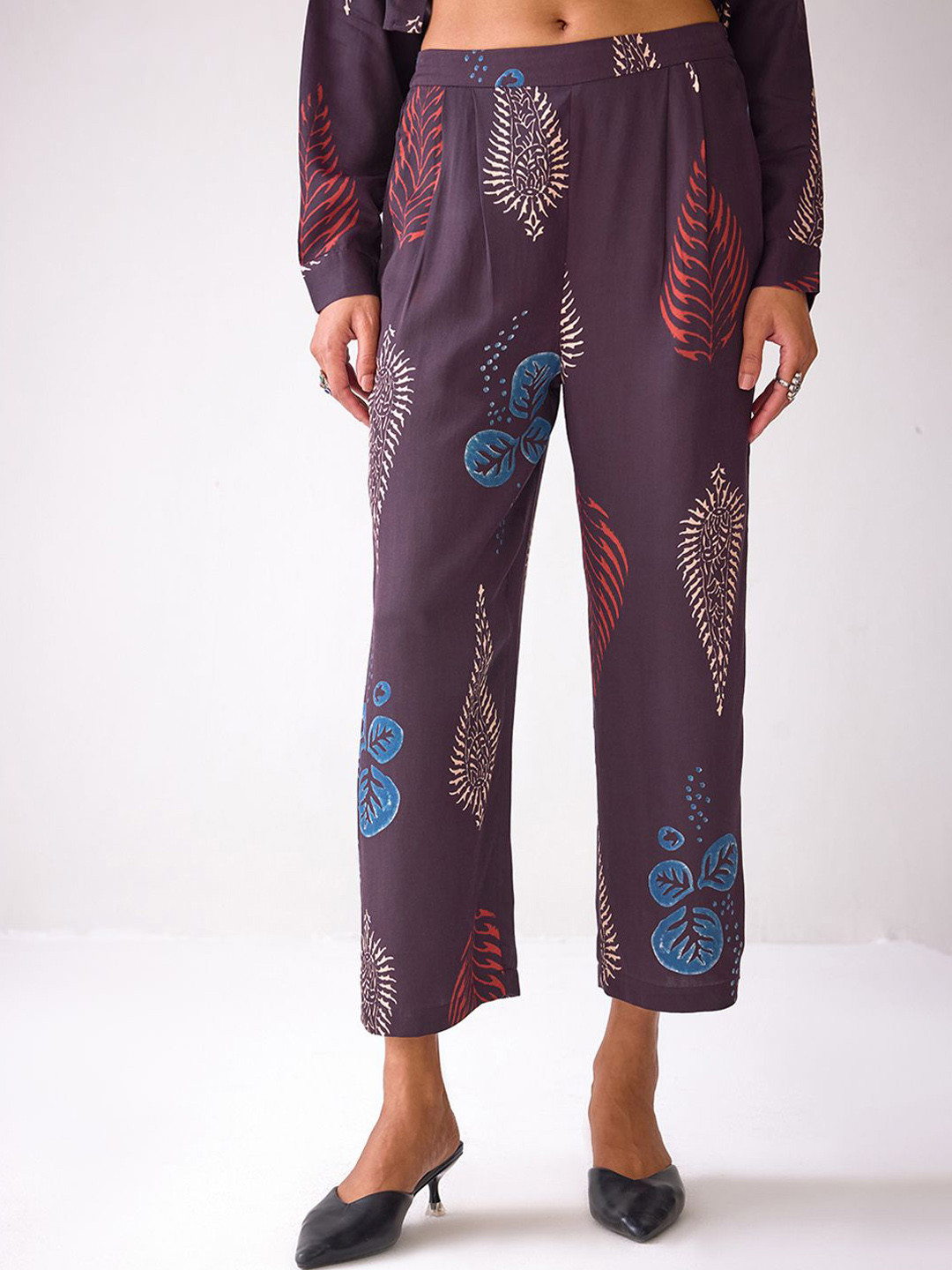 Ancestry Women Ethnic Motifs Printed Regular Fit Mid-Rise Parallel Trousers