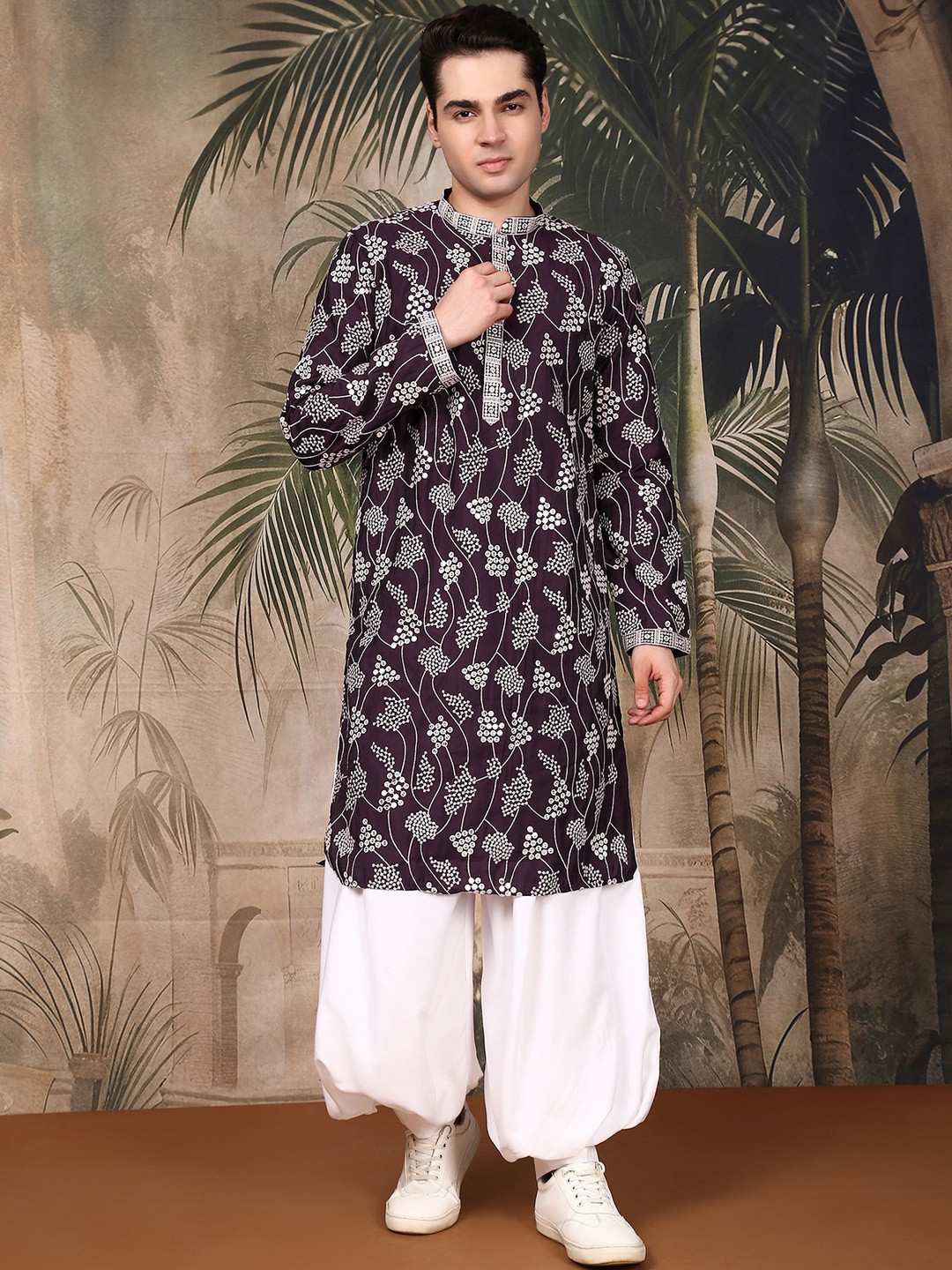 Sangria Men Minimalist Embroidery Kurta