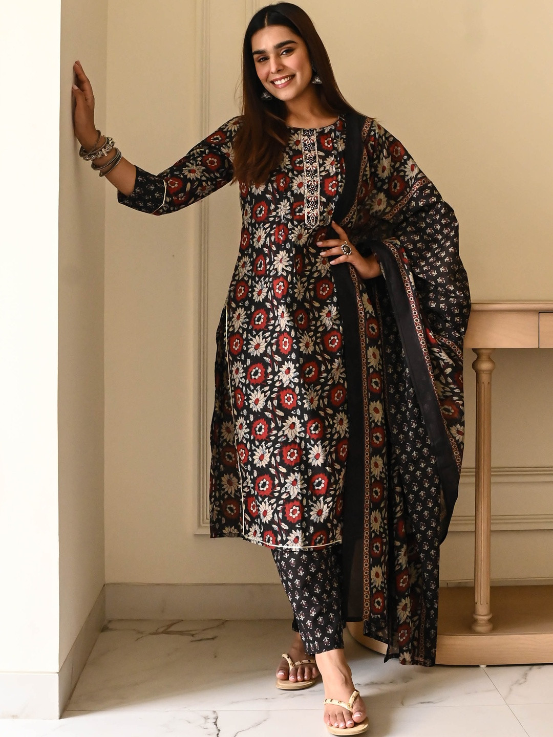Divastri Women's Printed Cotton Kurta Pant Dupatta Set