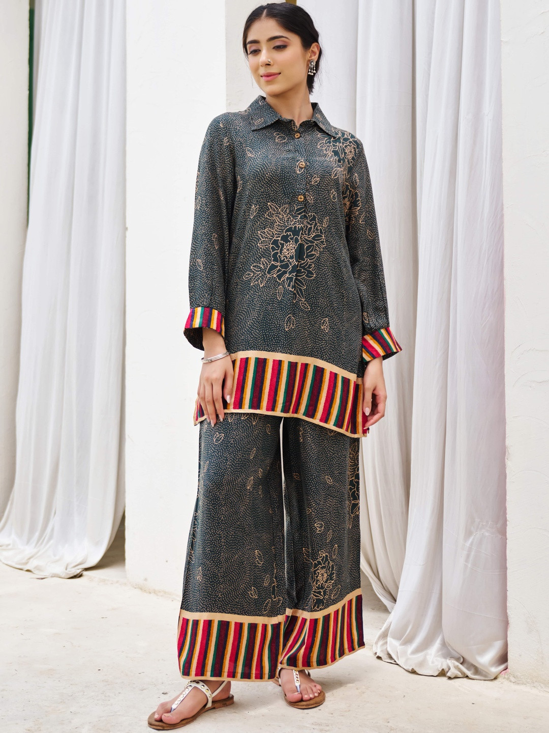 Nehamta Women Rayon Short Kurta With Palazzo