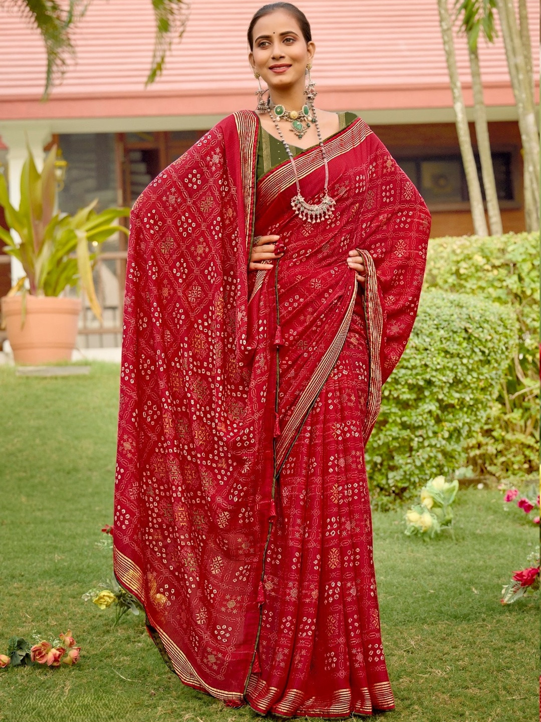 Red Simmer Chiffon Zari Border Saree With Contrast Blouse Piece