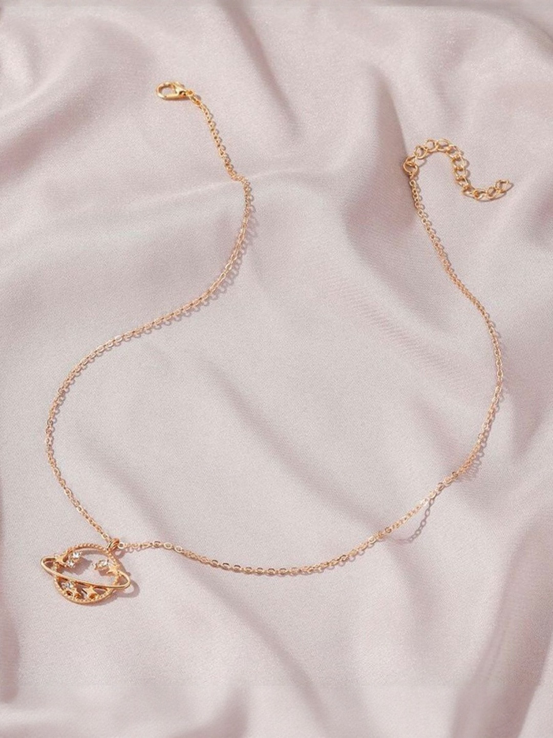 DressBerry Women Gold-Plated Star & Circle Shaped Alloy Pendant With Chain