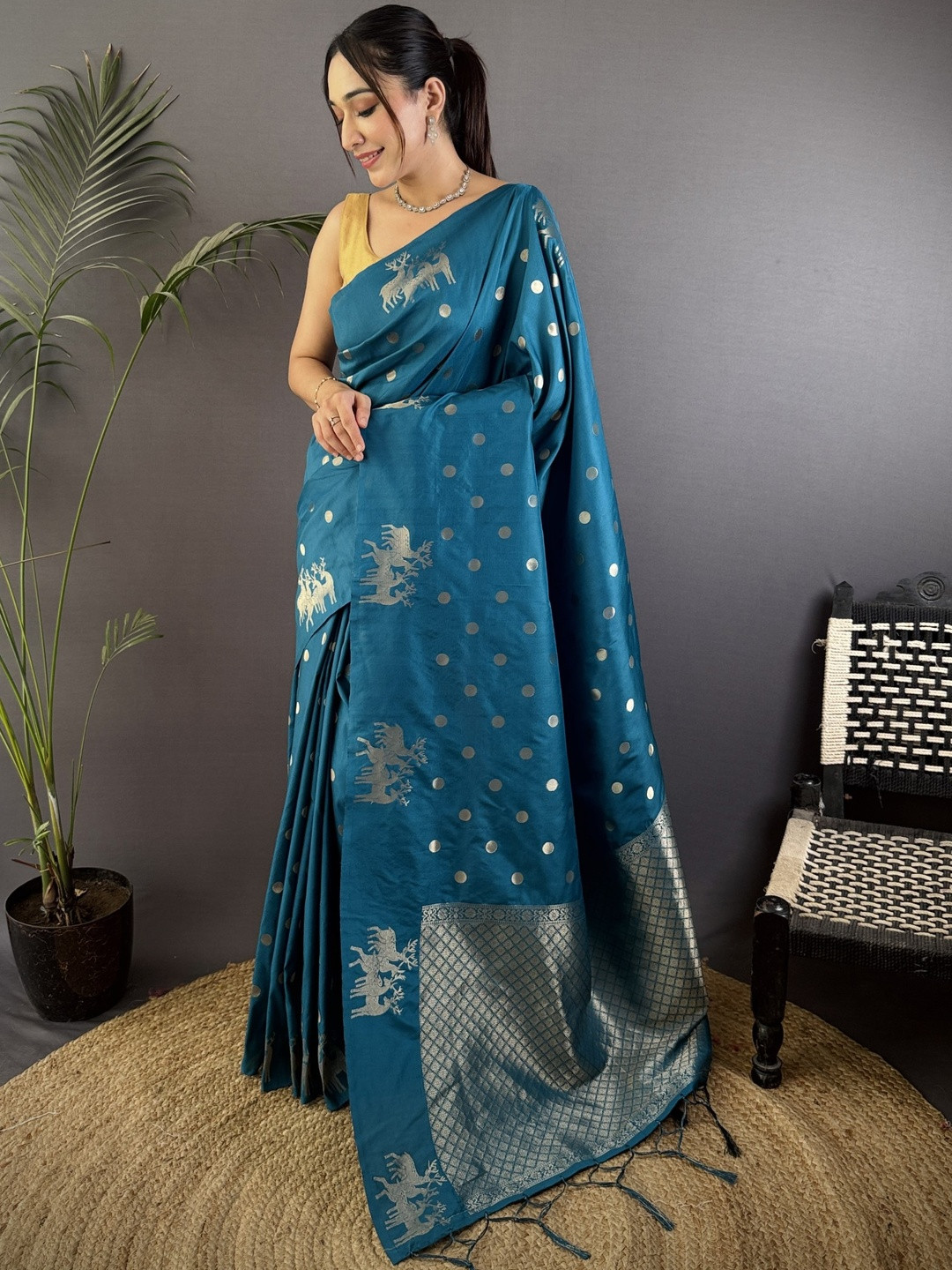 Teal Lichi Silk Two Tone Saree With Zari Weaving And Matching Blouse Piece