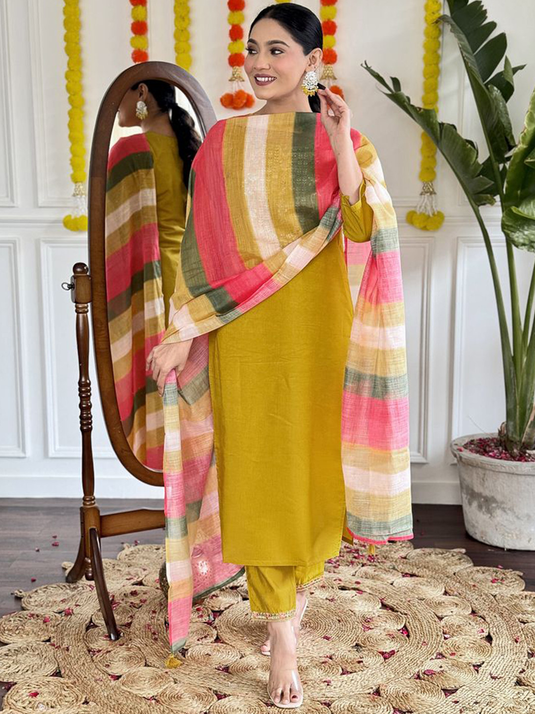 AG TEXTILE Women Solid Kurta with Trousers & Dupatta