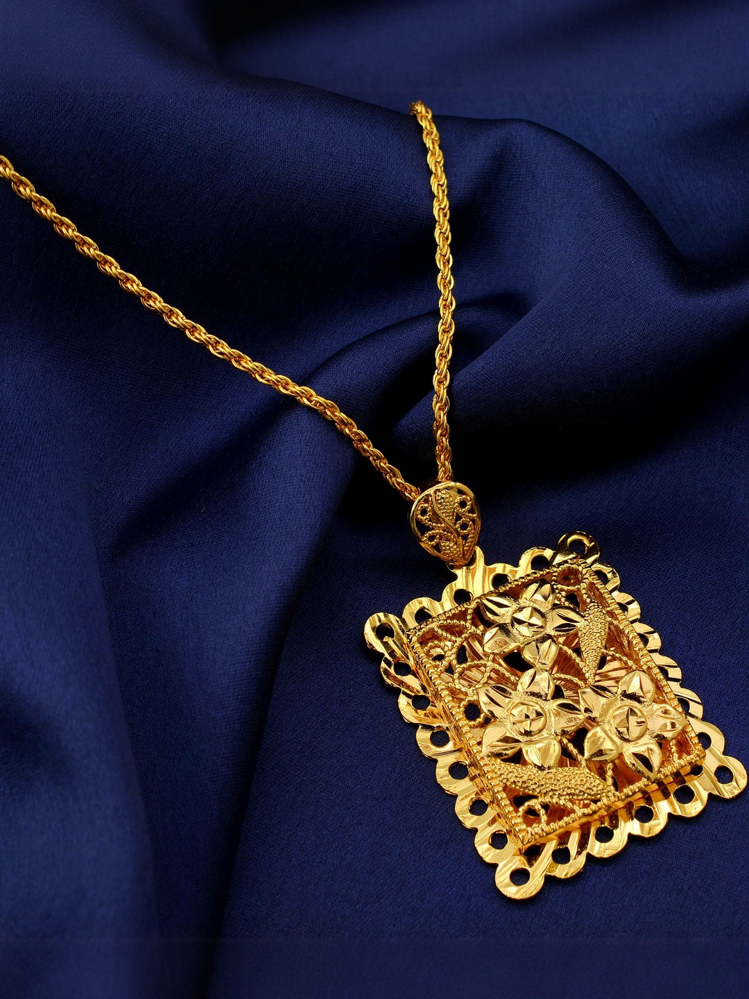 Gold plated Handmade Rich Rasrawa Fort Jaali Jharokha inspired Traditional Pendant