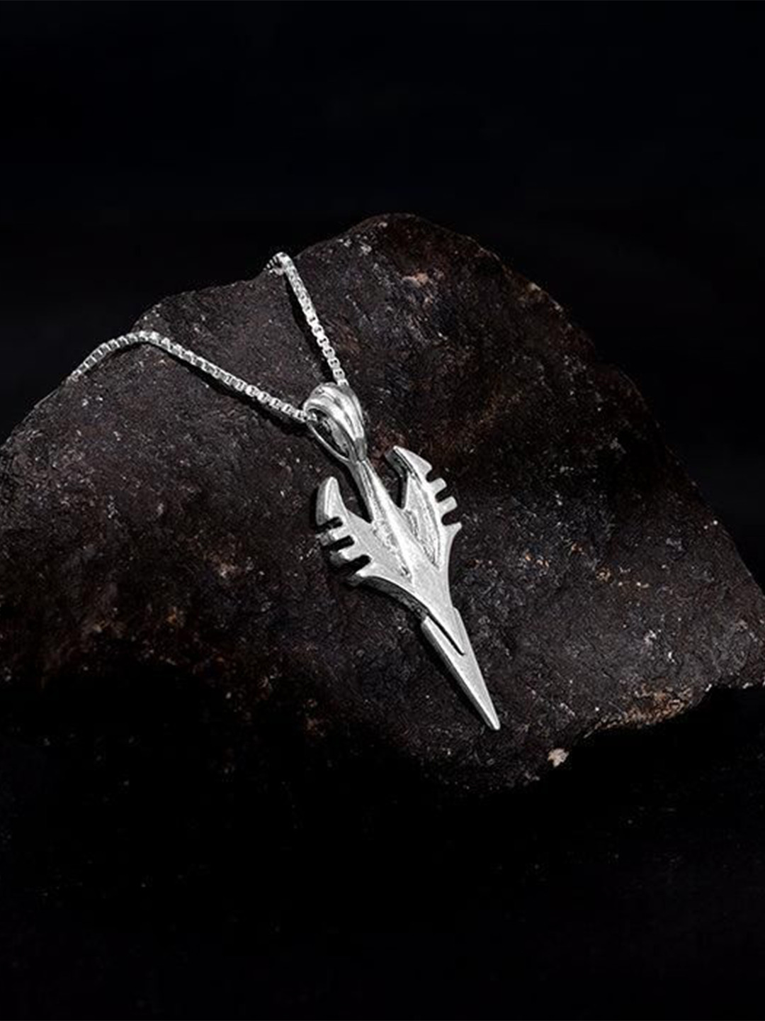 GIVA Men 925 Silver-Plated Oxidised Phantom Edge Pendant With Box Chain
