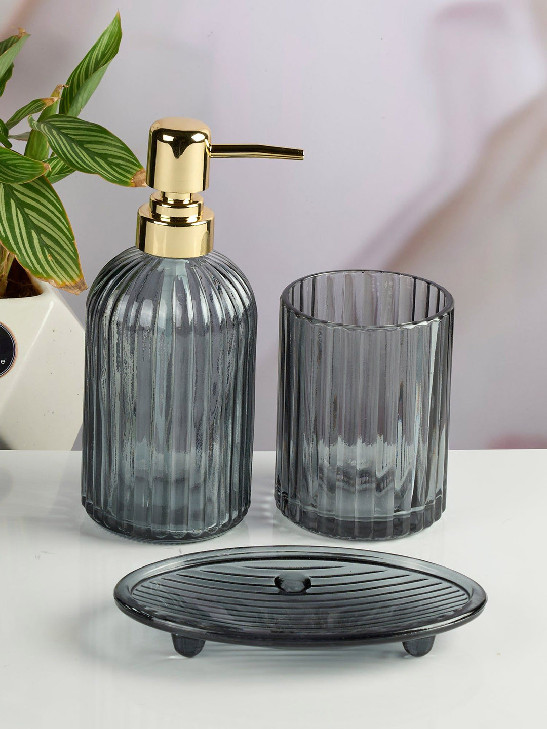 Kookee Grey & Gold Toned 3 Pieces Textured Glass Bath Accessories Set