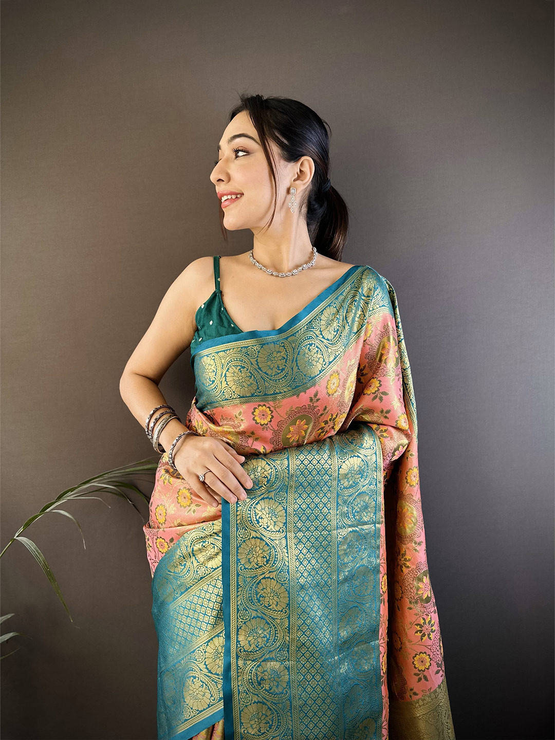 Durga Textile Floral Woven Design Zari Tissue Kanjeevaram Saree