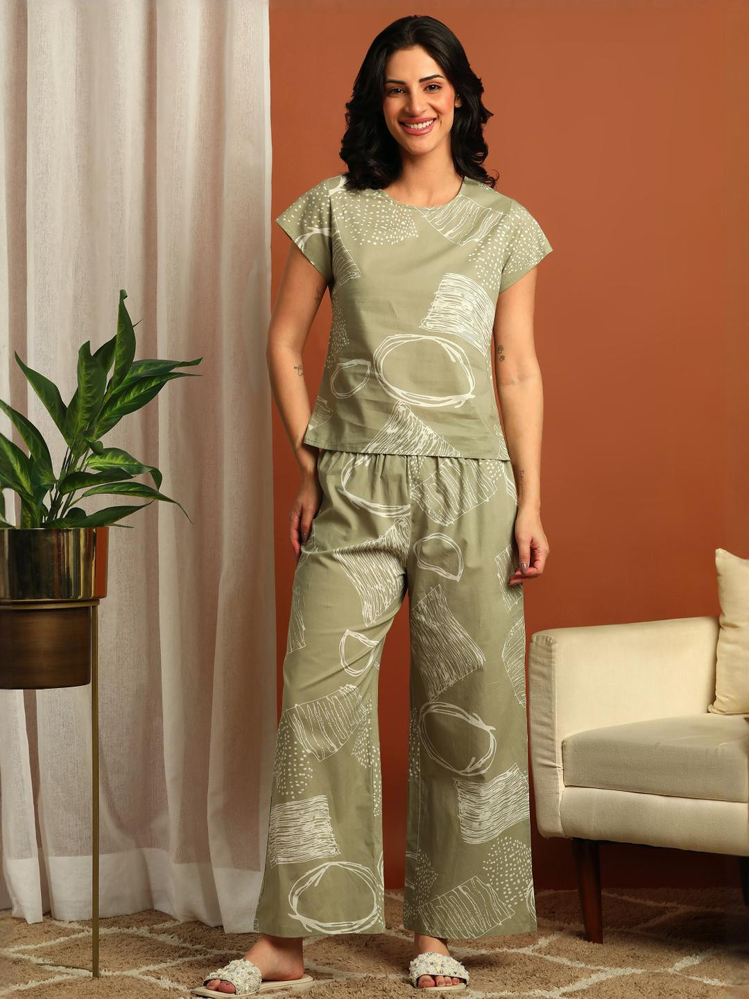 YASH GALLERY Women Green Printed Round Neck Crop Top With Drawstring Pant Set