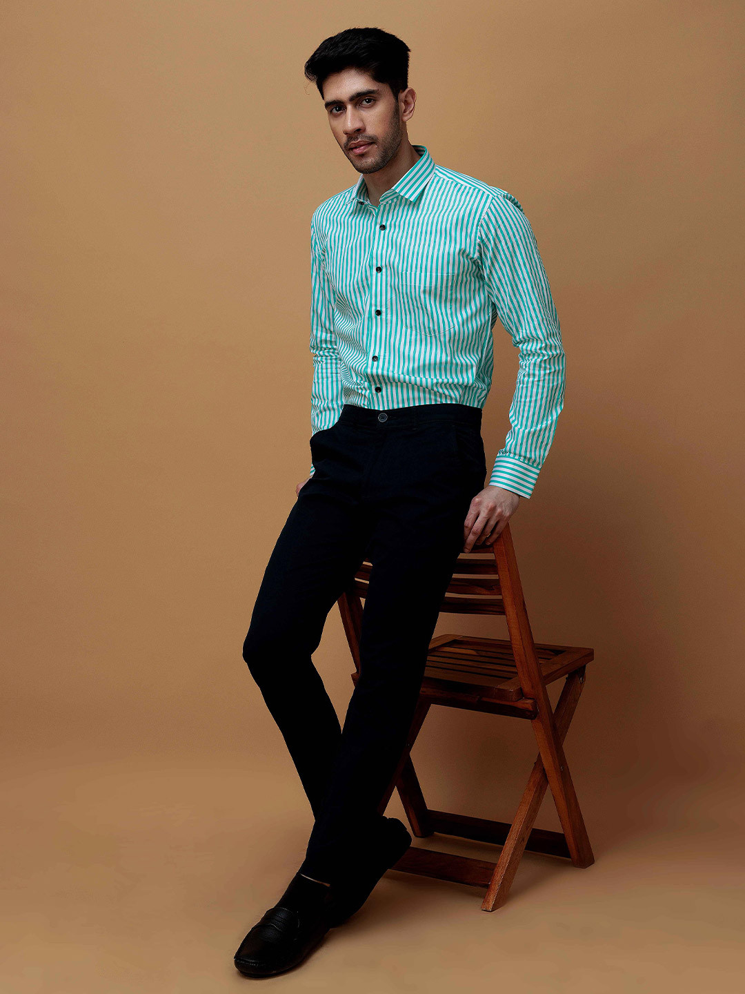 Foomer Men Vertical Stripes Striped Regular Fit Spread Collar Shirt