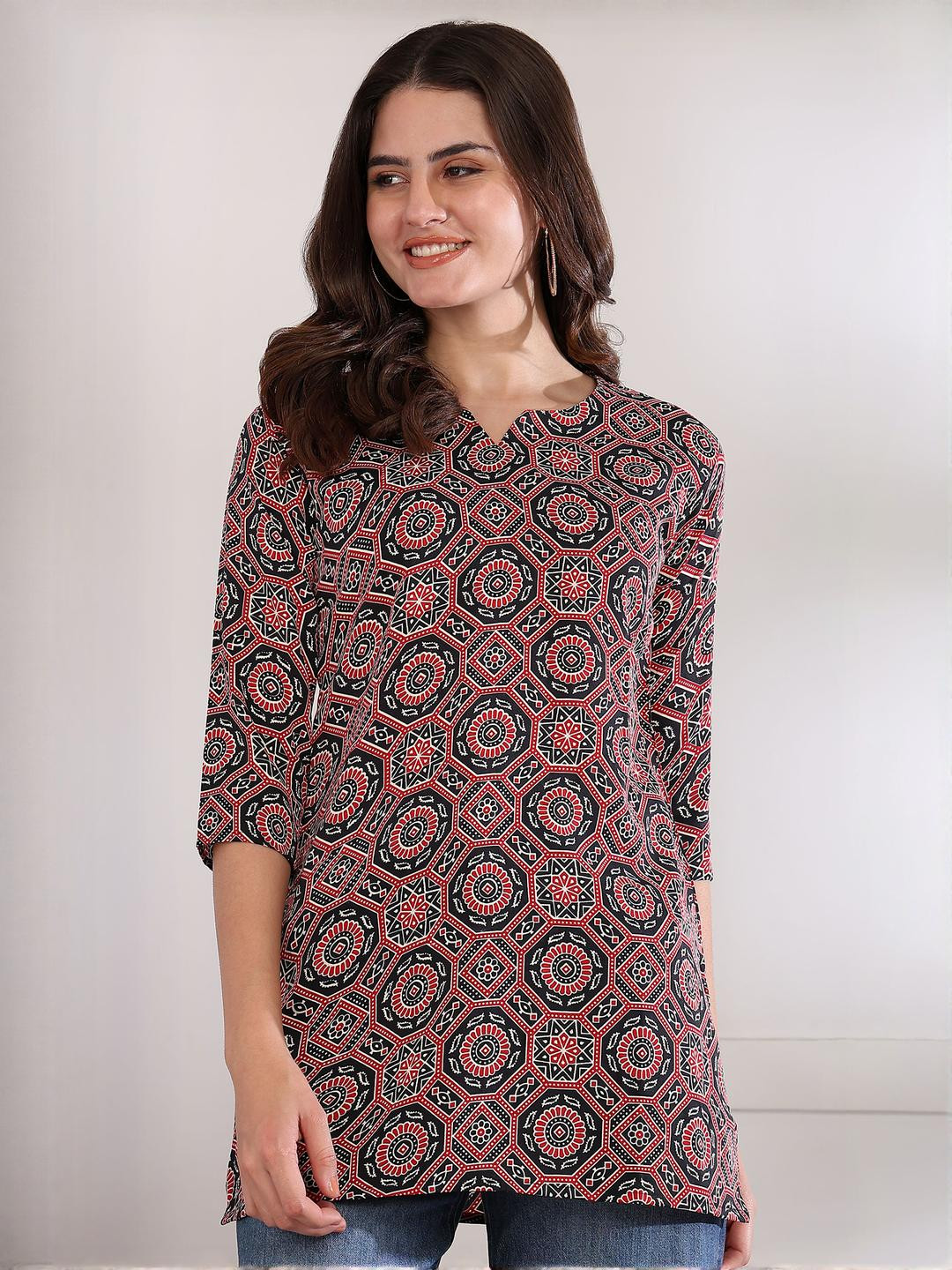 KILLARI Women Printed V-Neck Kurti