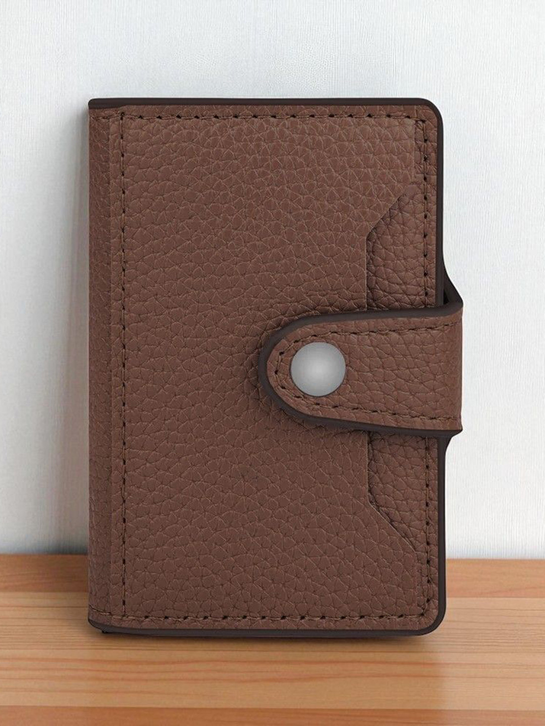 The Roadster Lifestyle Co. Men RFID-Blocking Card Holder