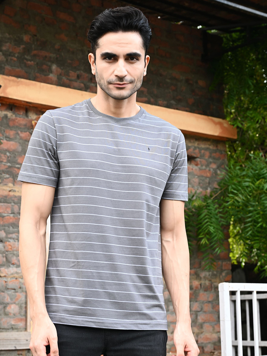 KOR Men Striped Round Neck T-shirt