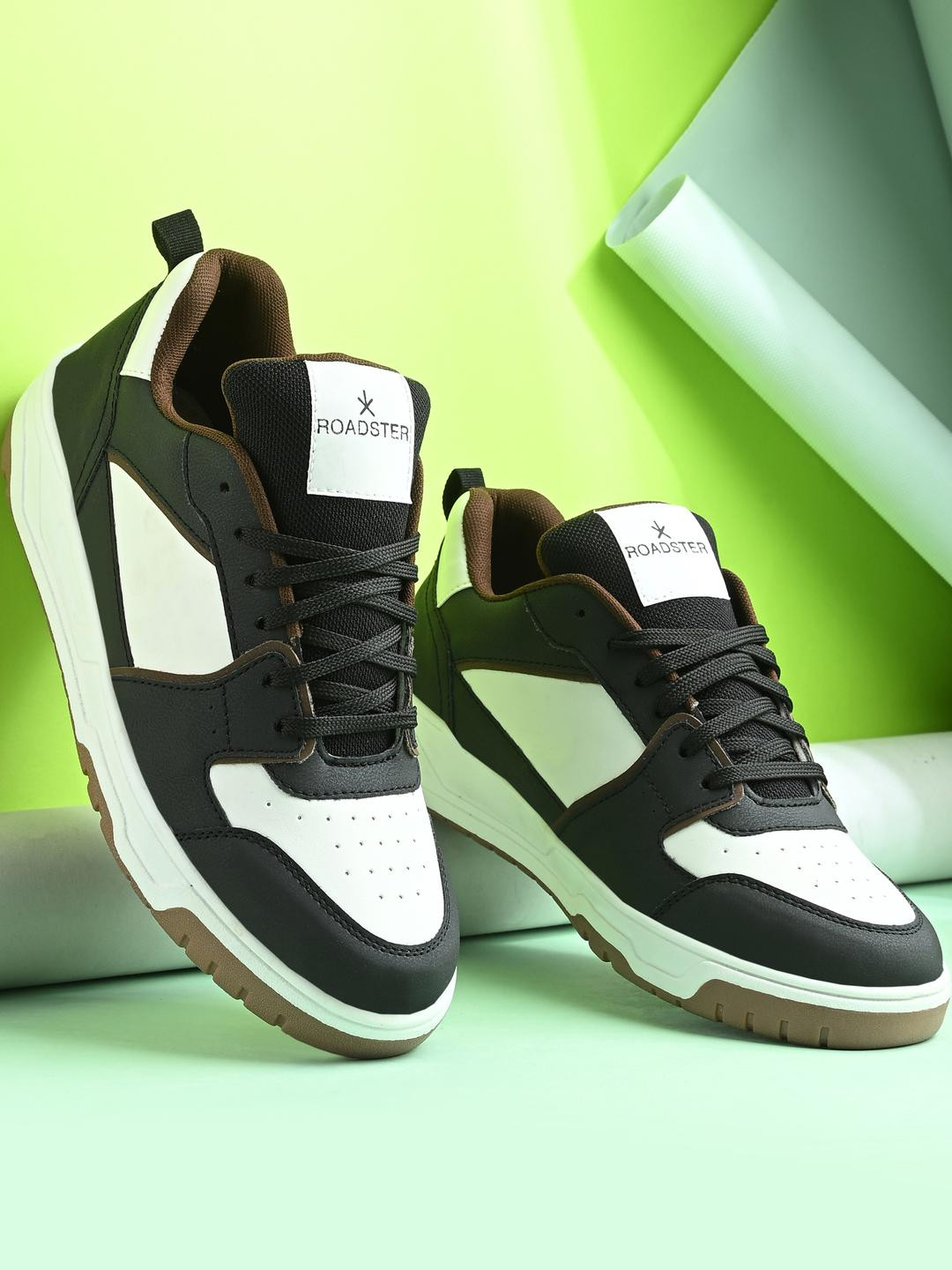 Roadster Men Cool Black Casual Sneakers For Everyday Comfortable & Fashion