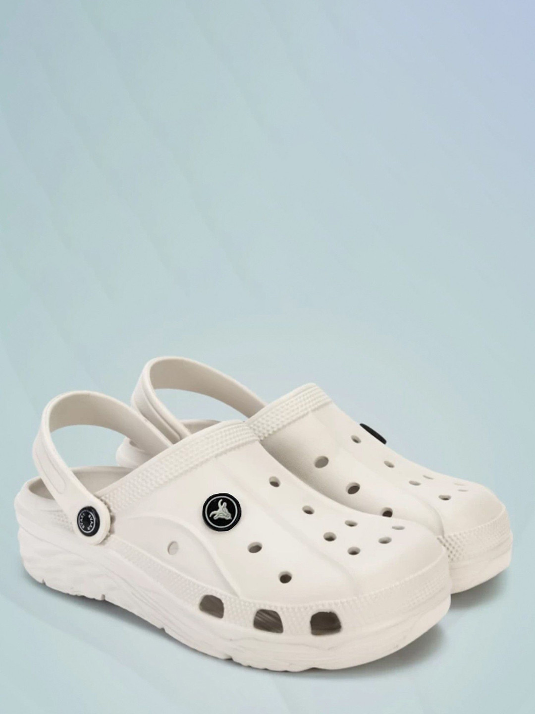 LIFA TRADERS Men Cream Clogs Slippers