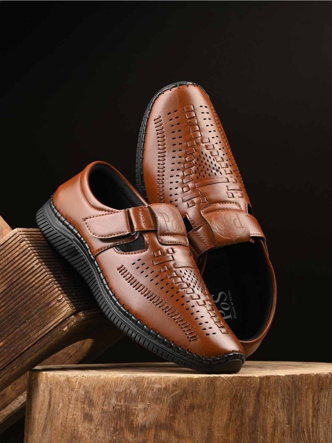 Rising Wolf Shoe-Style Sandals