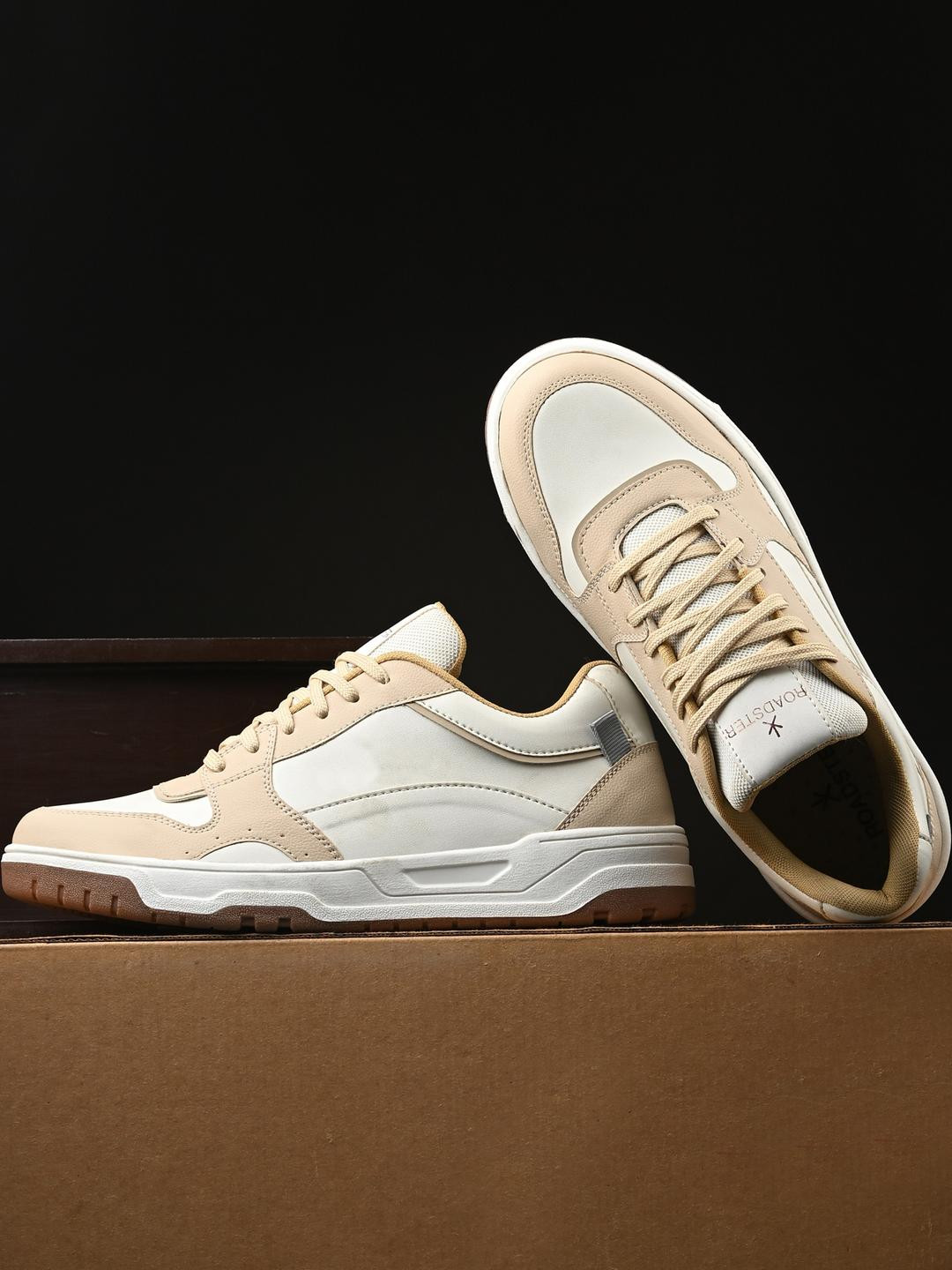 Roadster Men Beige Lace Up Casual Sneakers