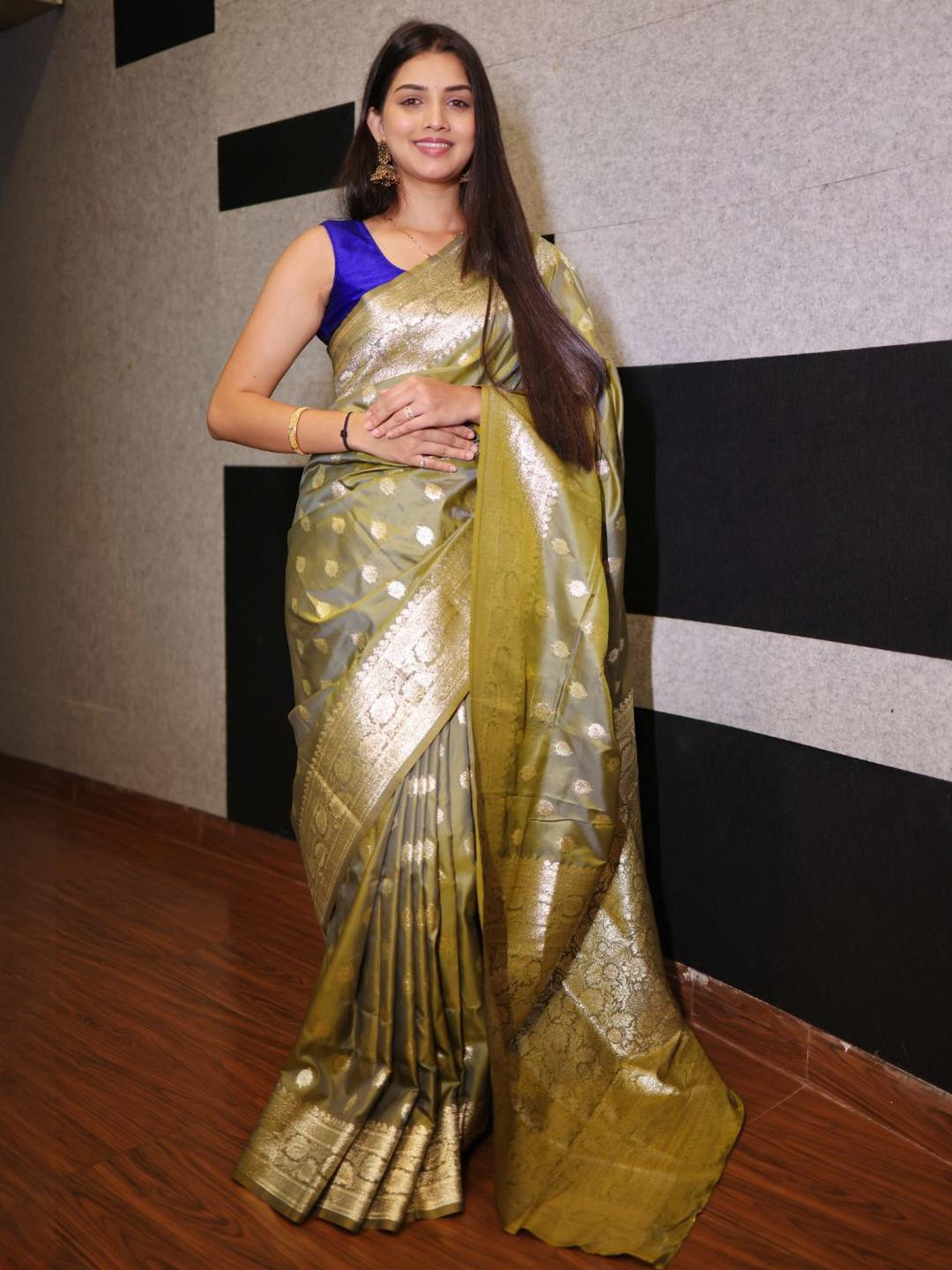 Royal Rajgharana Saree Ethnic Motif Woven Design Zari Bridesmaid Banarasi Saree