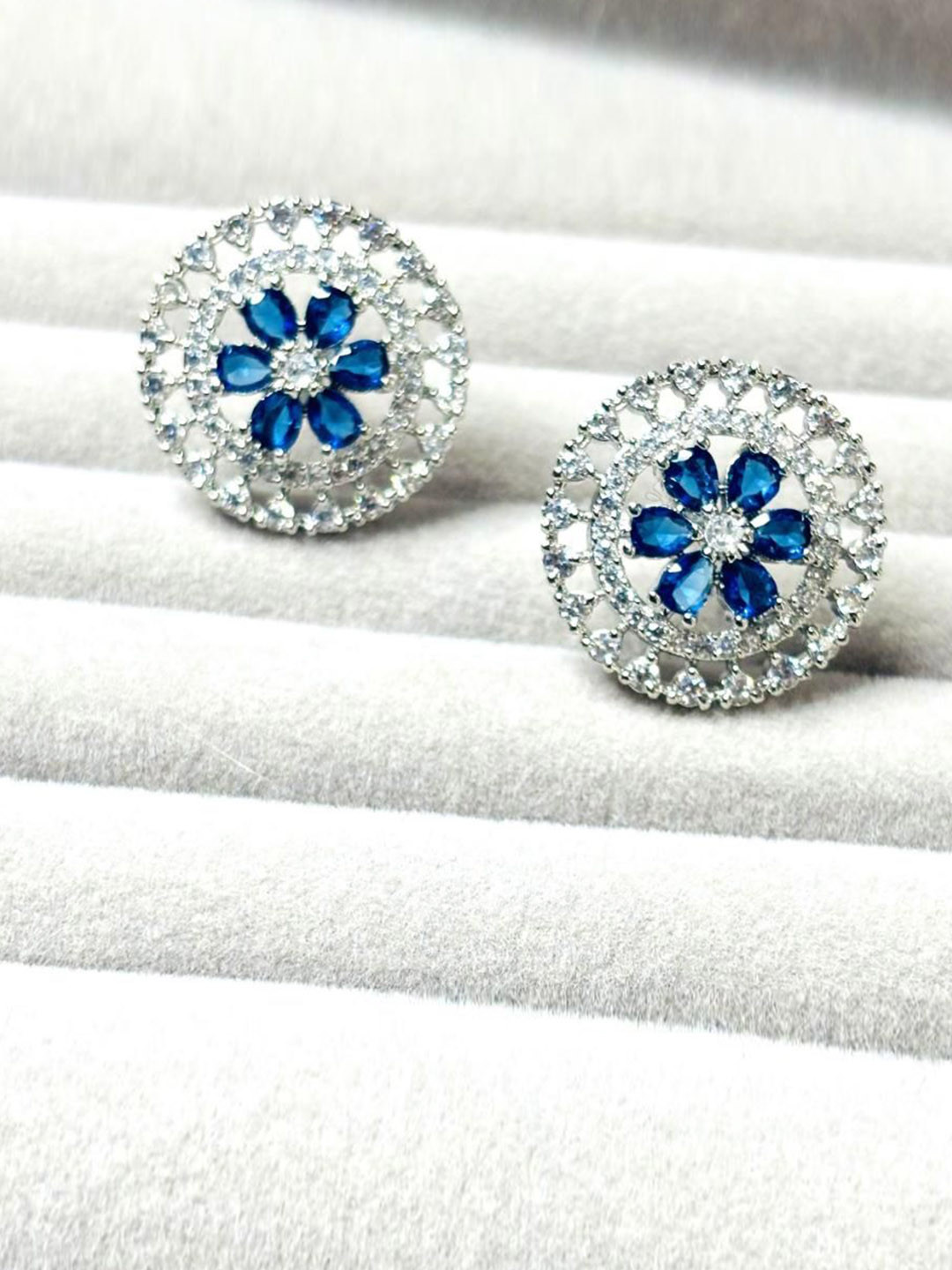 LA FILLE D'OR Silver Plated Cubic Zirconia Studded Floral Shaped Studs