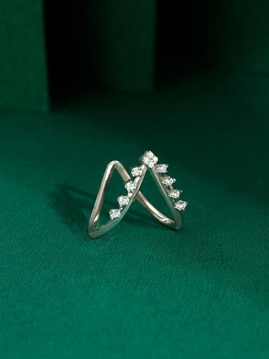 GIVA Silver Helen Vanki Ring