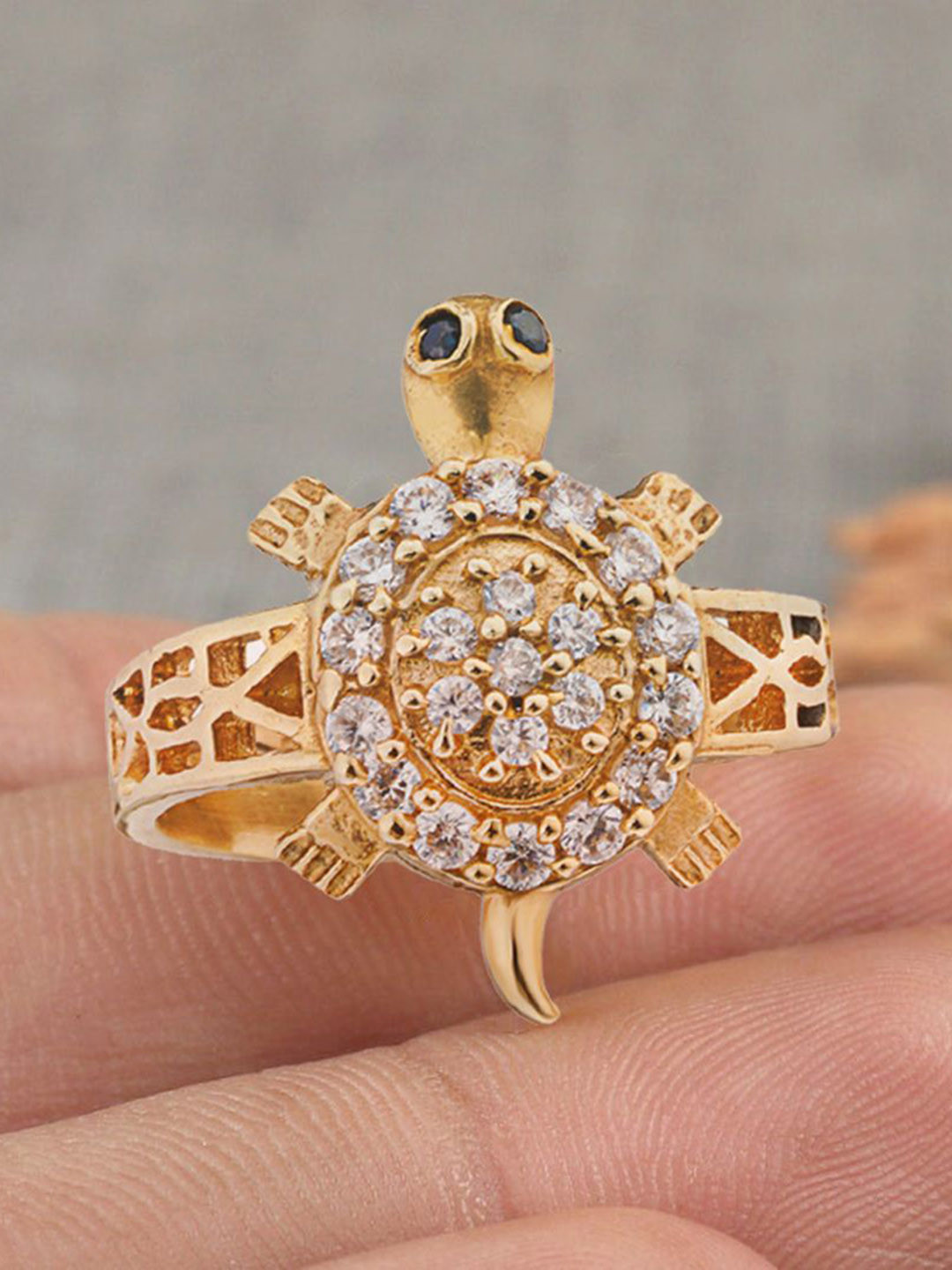 FOBHIYA Gold-Plated Zircon-Studded Finger Ring