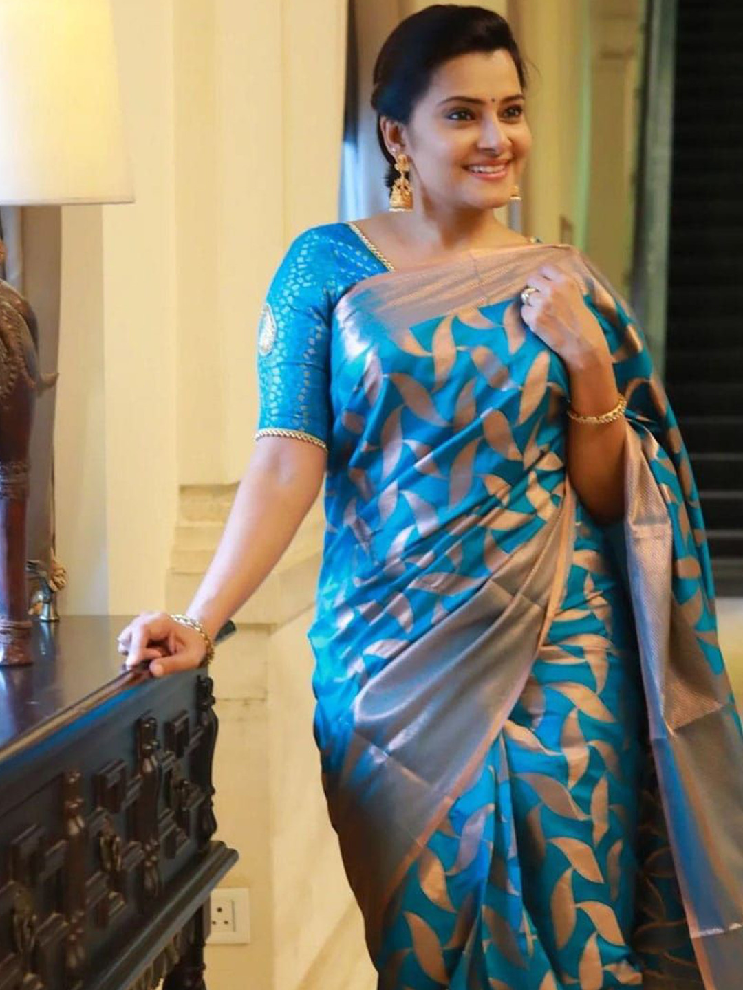 Parampara Ethnic Mellifluous Ethnic Motiofs Woven Design Banarasi Saree