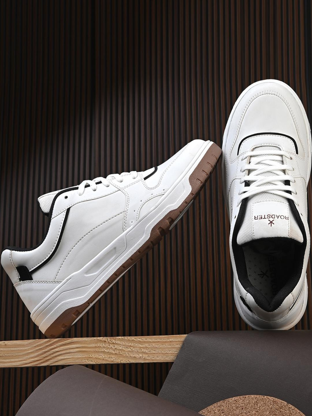 Roadster Men Cool White Casual Sneakers For Everyday Fashion