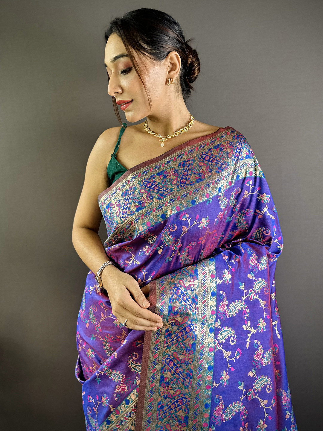 Durga Textile Paisley Woven Design Zari Banarasi Saree