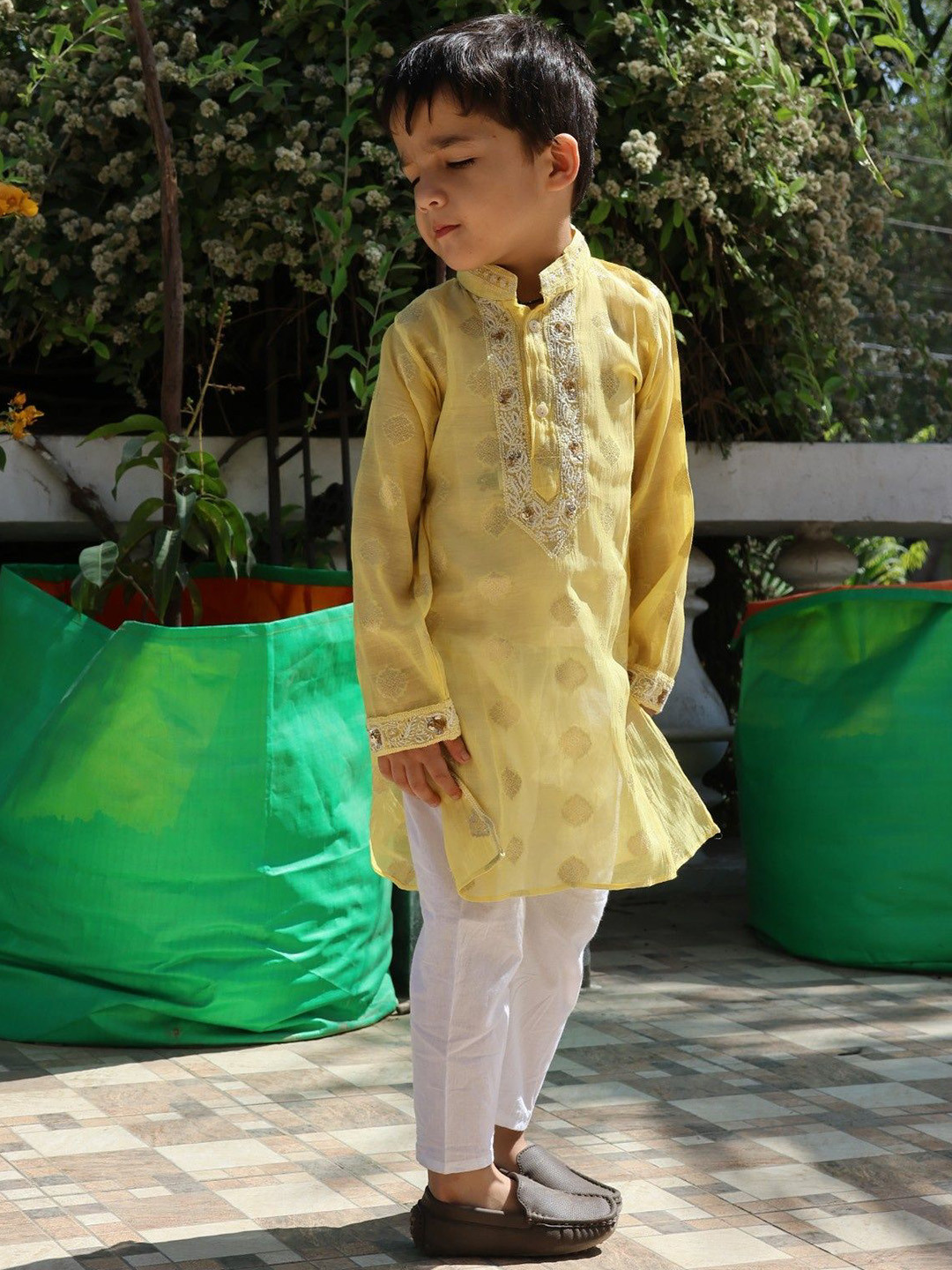 RAASA DRAPES Boys Ethnic Motifs Chikankari Embroidered Pure Cotton Kurta With Pyjamas