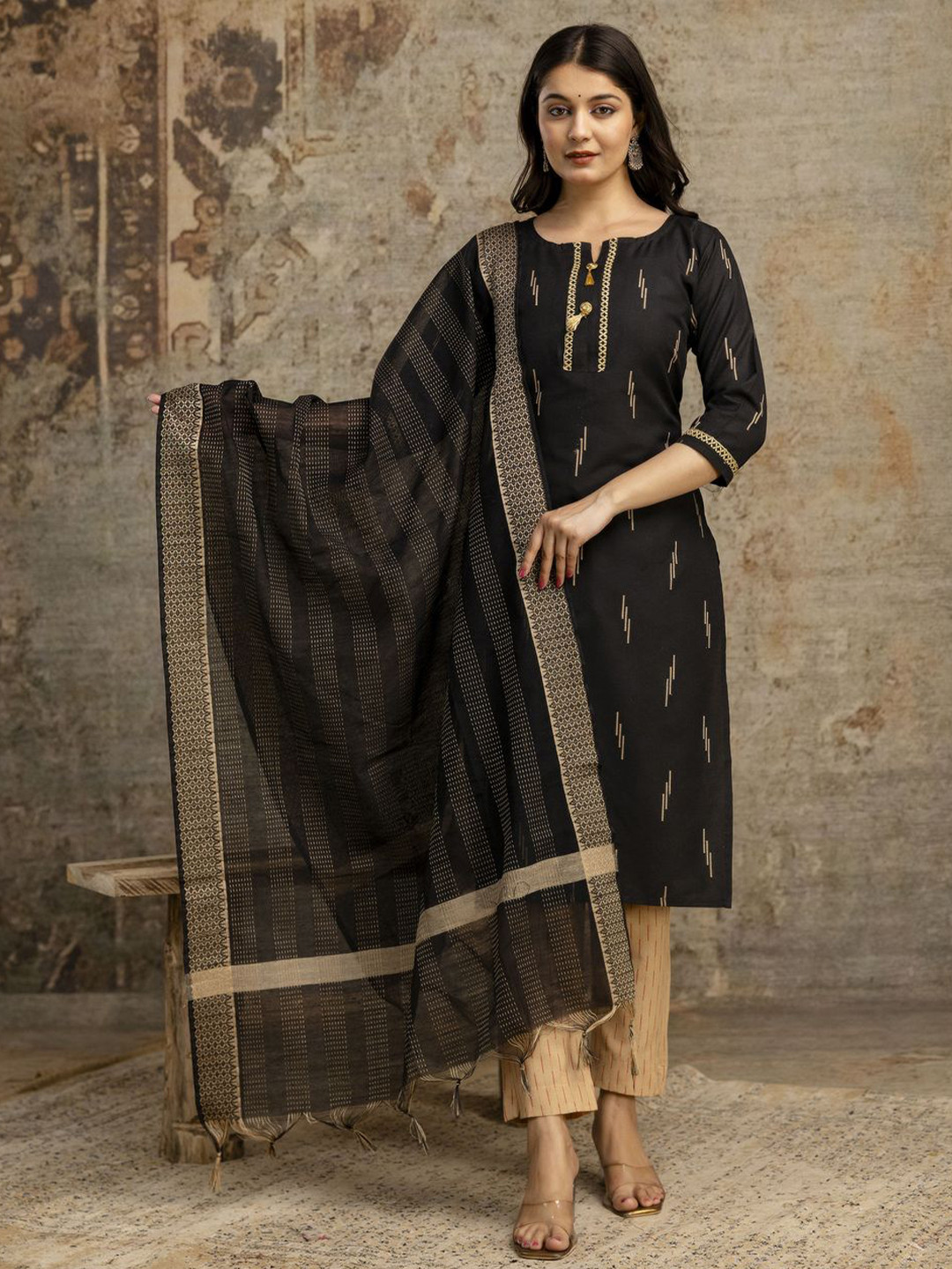 Mahi Textile Striped Round Neck Straight Kurta