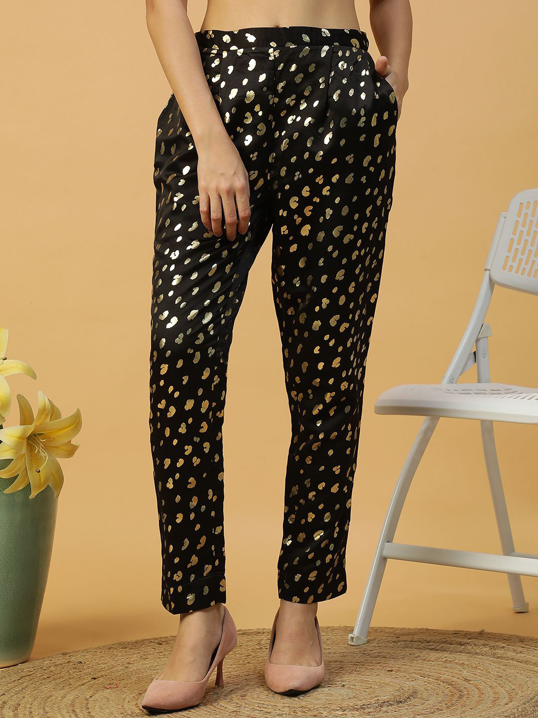 Oxolloxo Women Foil Print Regular Fit Original Pleated Trousers