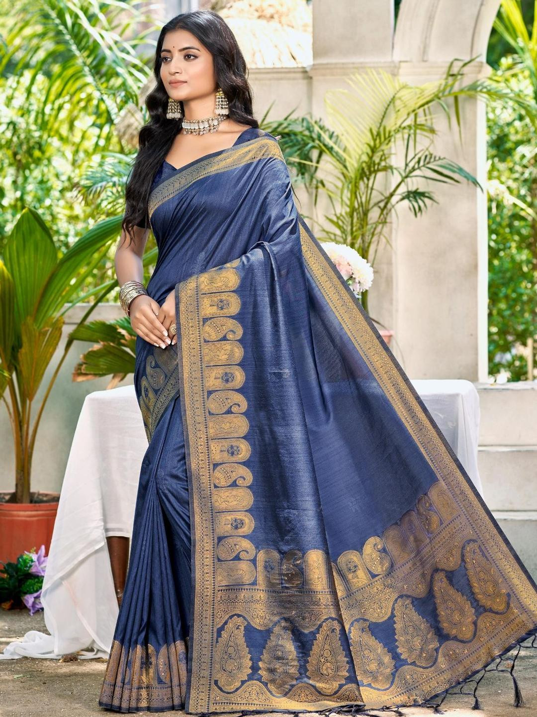 DEVATITHI Solid Zari Assam Silk Saree with Blouse Piece