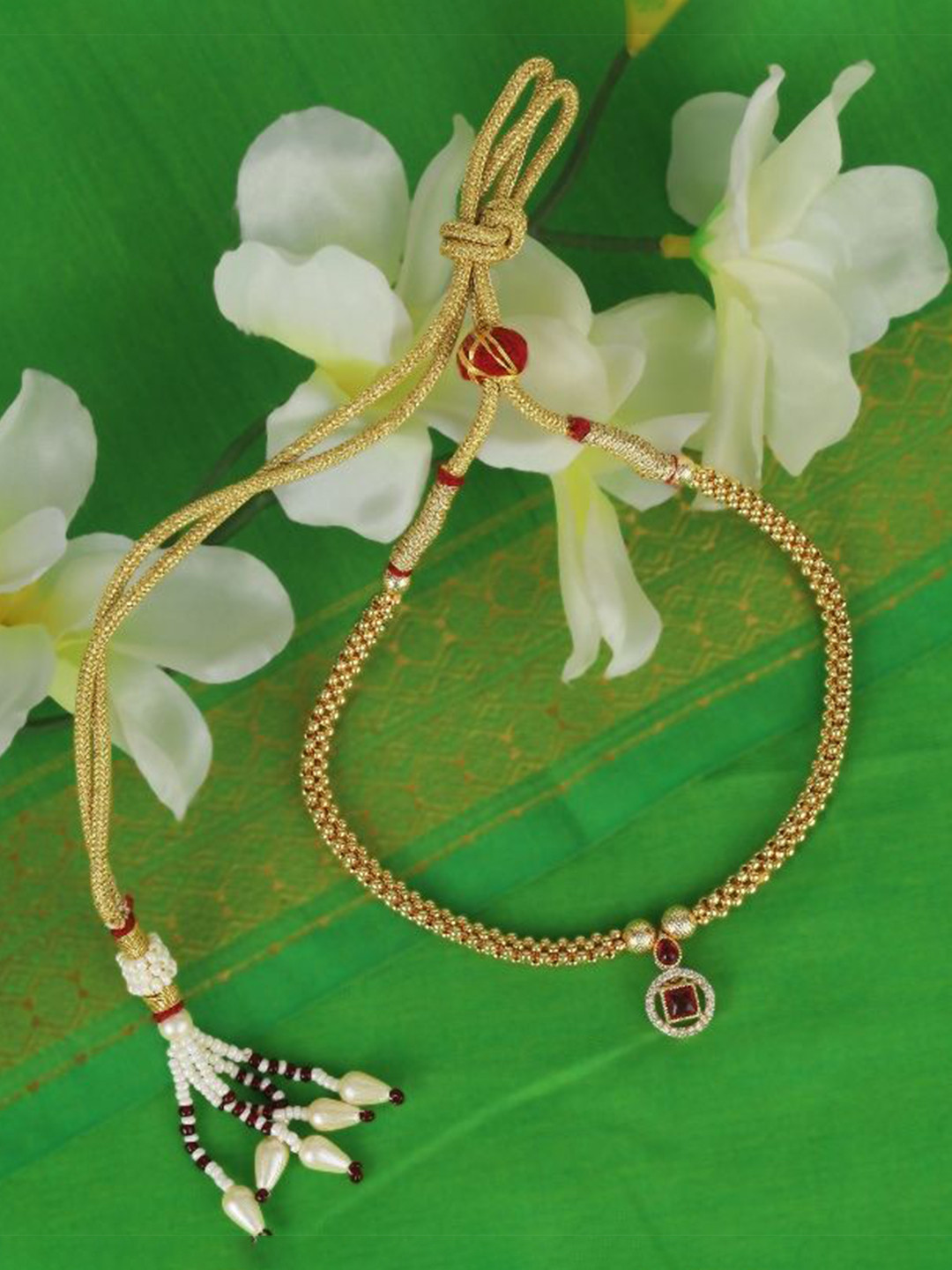 SALONI FASHION JEWELLERY Brass Gold-Plated Choker Necklace