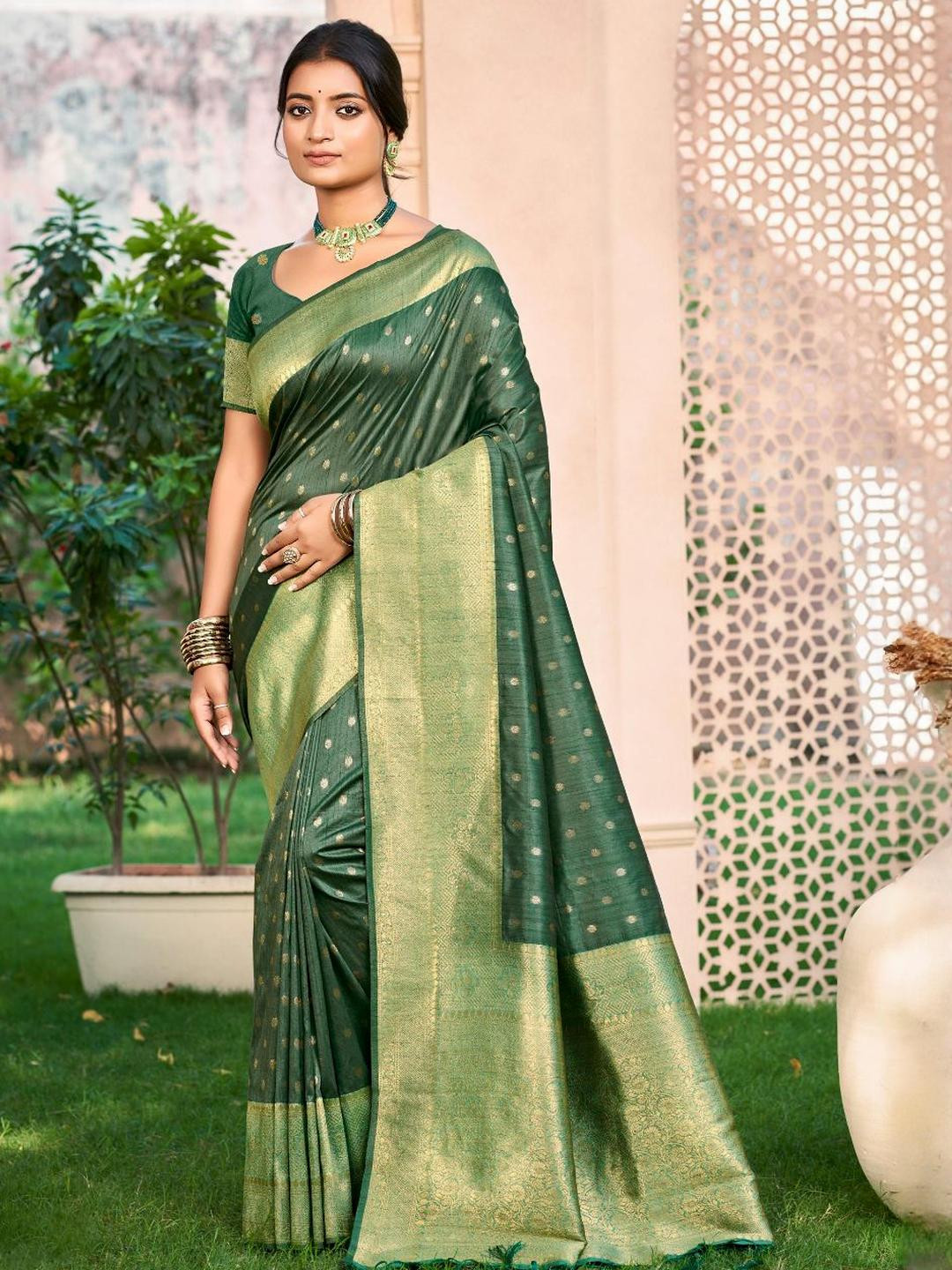 DEVATITHI Woven Design Zari Dharmavaram Saree With Blouse