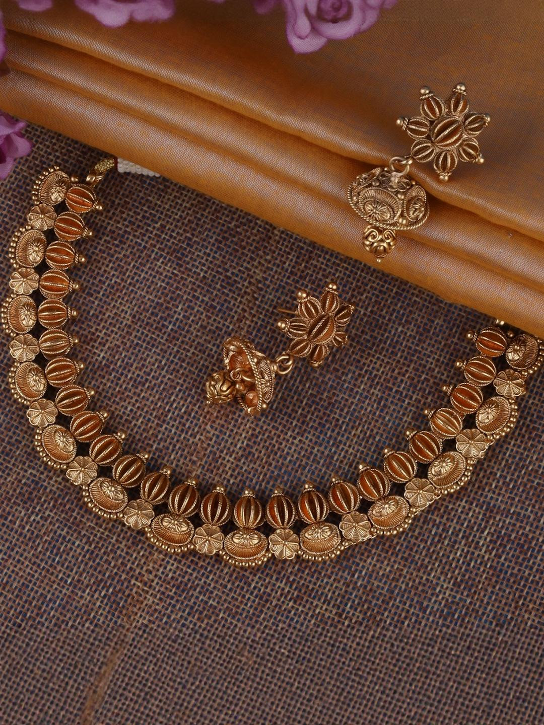 SALONI FASHION JEWELLER Women Traditional Design Gold Plated Choker Necklace Set