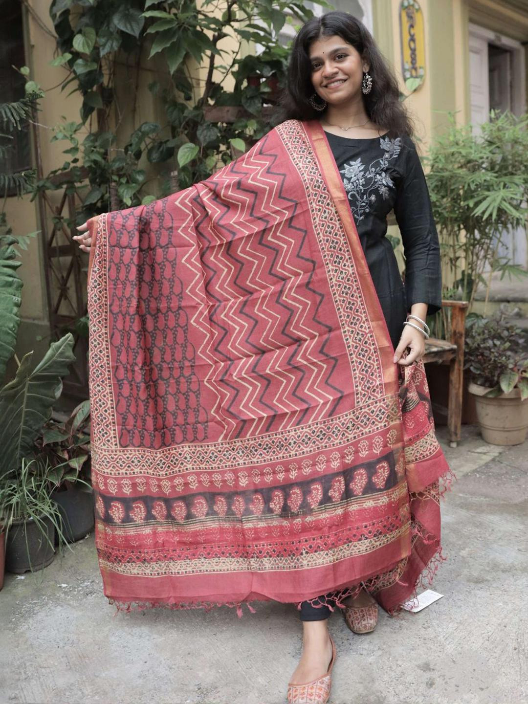 Tisser Women Printed Kosa Silk Dupatta