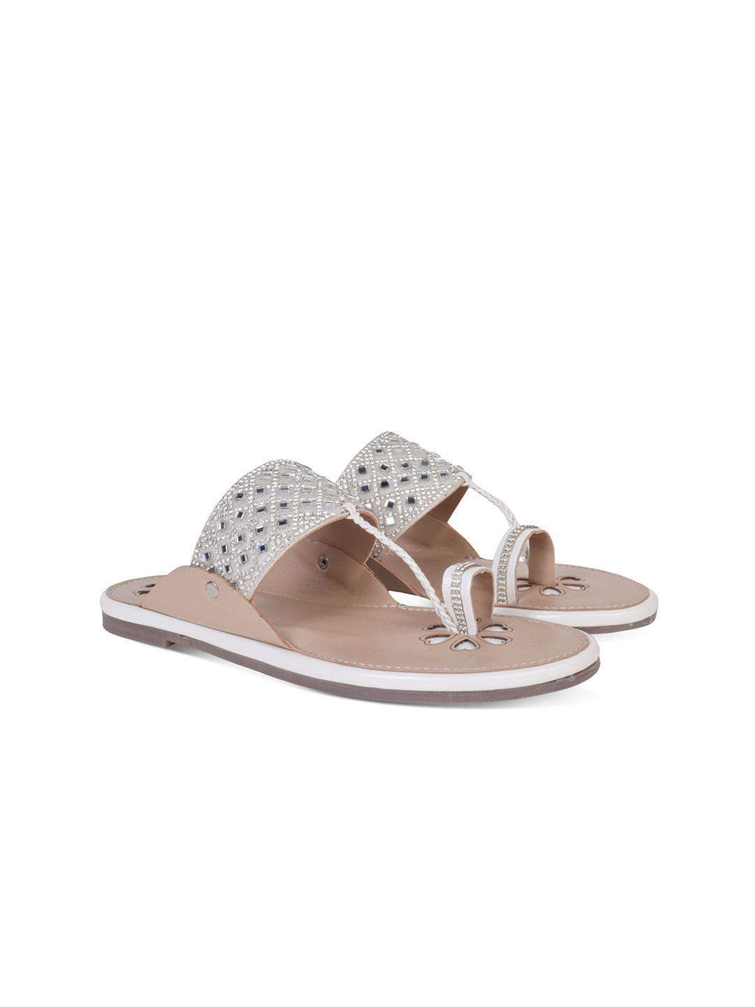 BLINDER Women Embellished One Toe Kolhapuri Flats