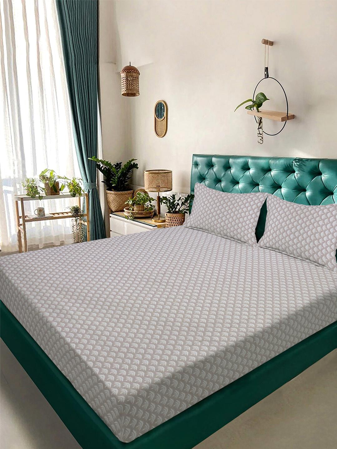 KLOTTHE Beige Polycotton Floral Fine Flat 300 GSM King Bedsheets