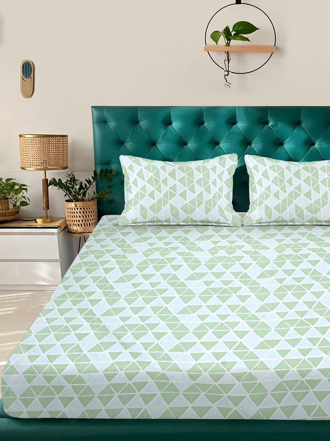 KLOTTHE Green Polycotton Geometric Fine Fitted 300 GSM King Bedsheets