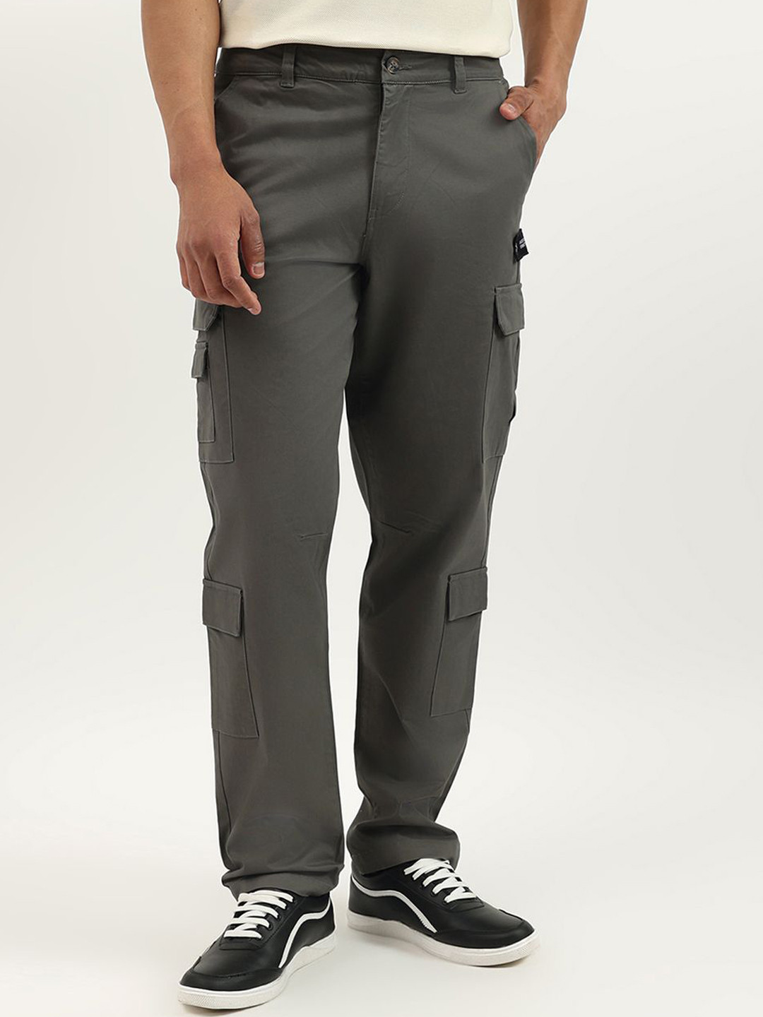 United Colors of Benetton Men Straight Fit Cargos Trousers