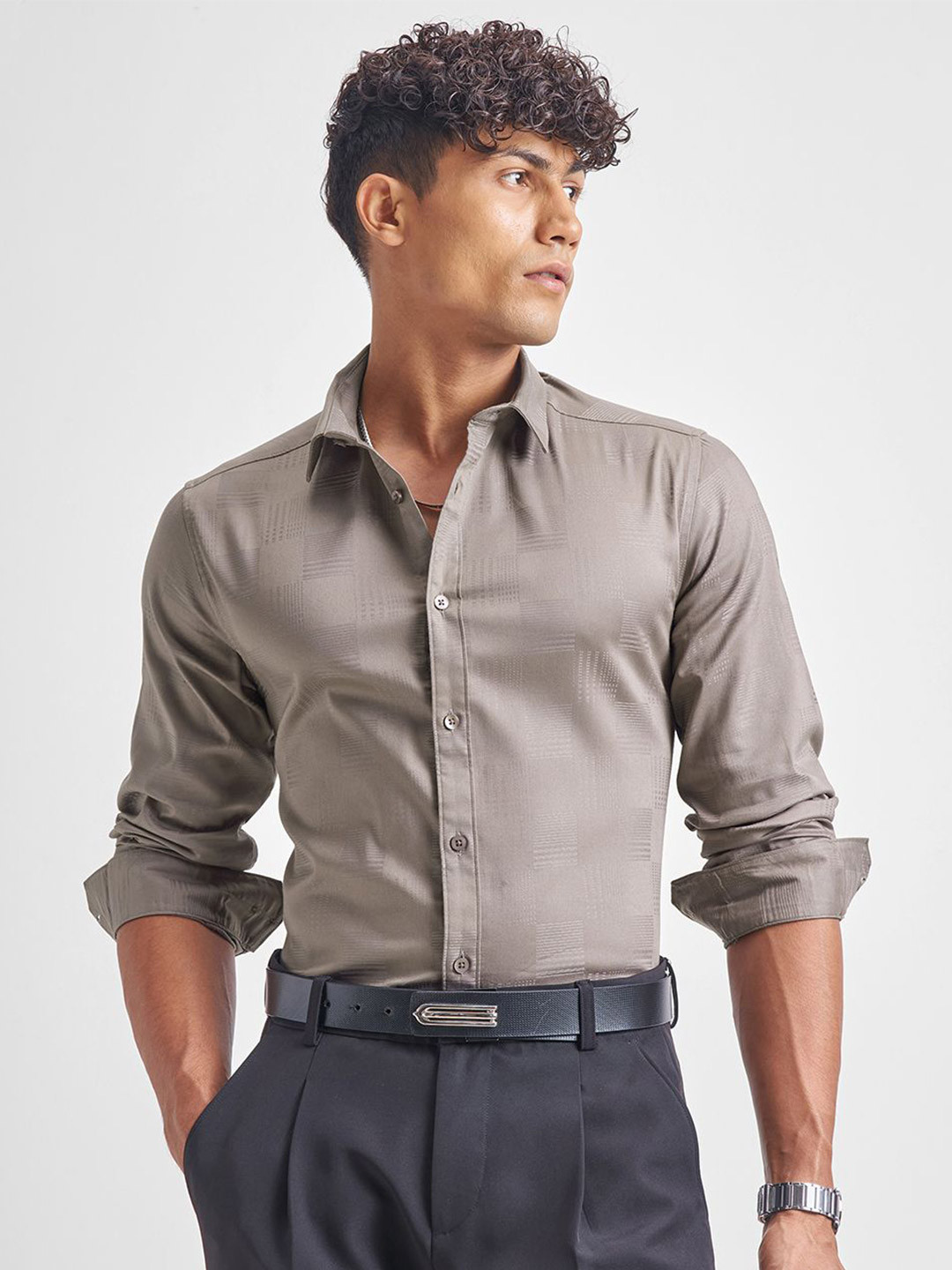 HIGHLANDER Men Slim Fit Textured Spread Collar Formal Shirt