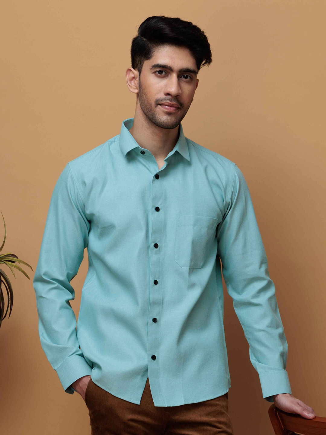 Foomer Men Standard Fit Solid Spread Collar Cotton Casual Shirt