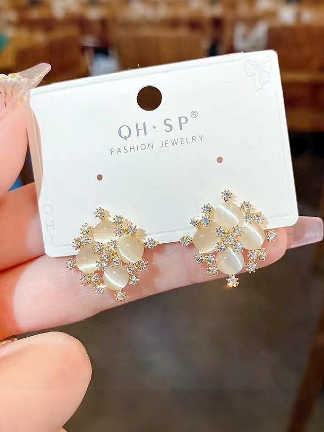 Inara Robes Women Cubic Zirconia Floral Studs Earrings