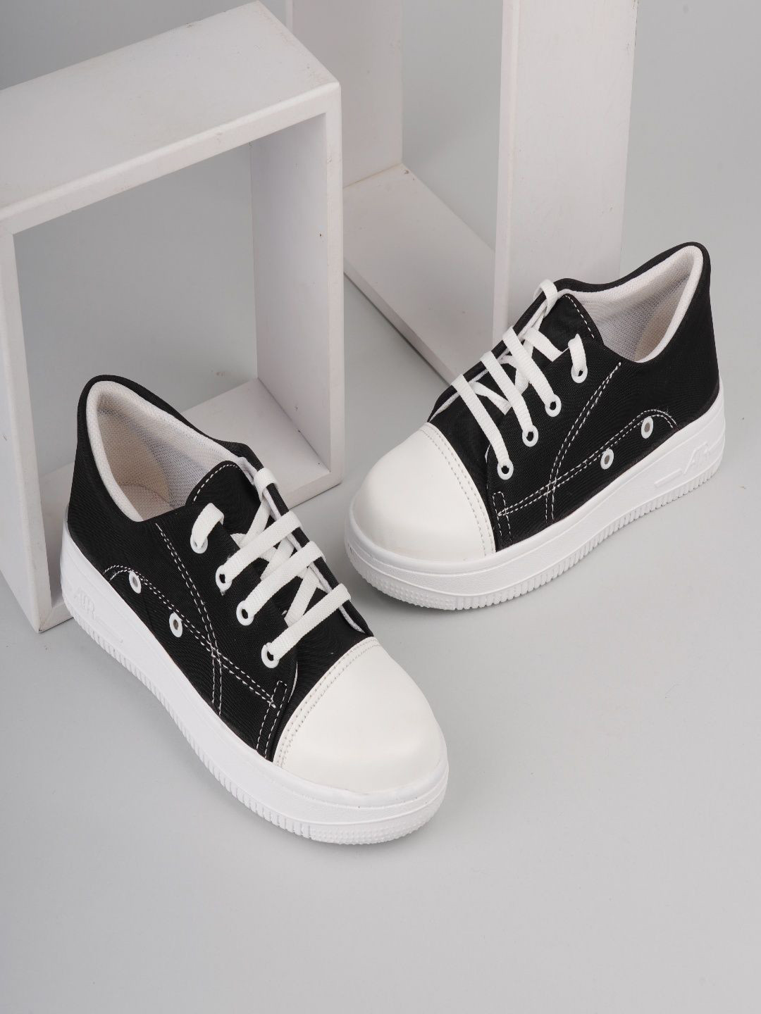 SKOLL Women Colourblocked Round Toe Lace-Ups Sneakers