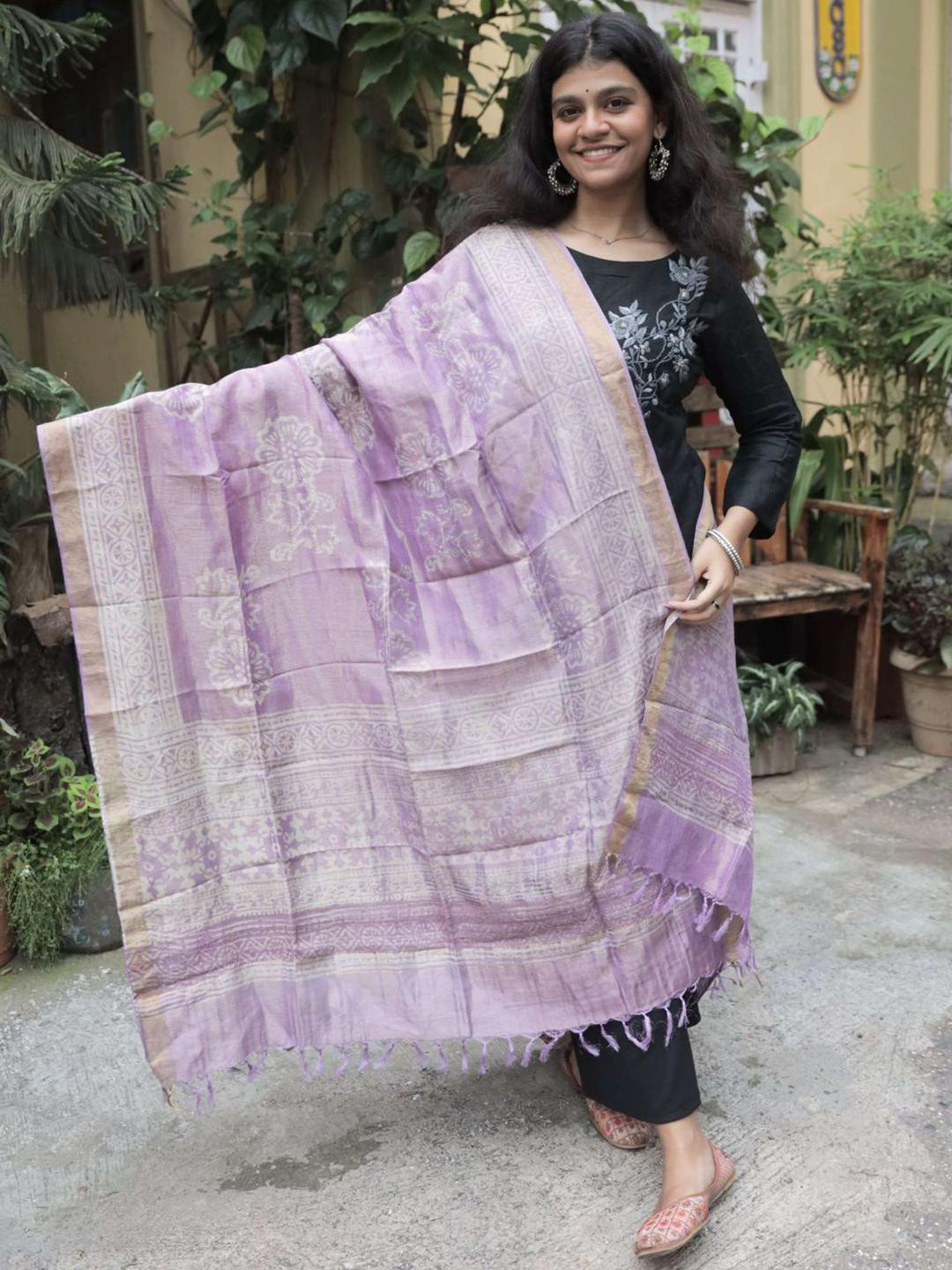 Tisser Women Zari Lining Kosa Silk Dupatta